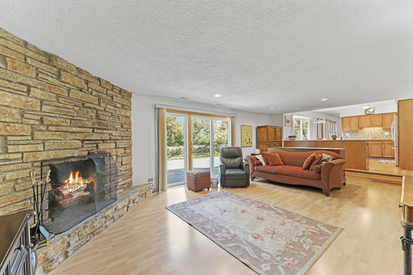 Glenview, Illinois, 60026, United States, 5 Bedrooms Bedrooms, ,3 BathroomsBathrooms,Residential,For Sale,1940344