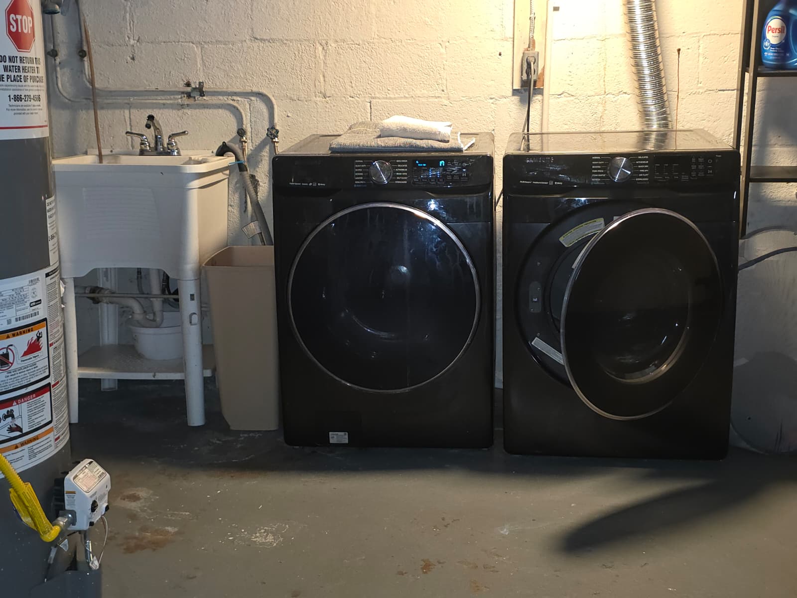 Little Ferry, New Jersey, 07643, United States, 4 Bedrooms Bedrooms, ,2 BathroomsBathrooms,Residential,For Sale,1978073