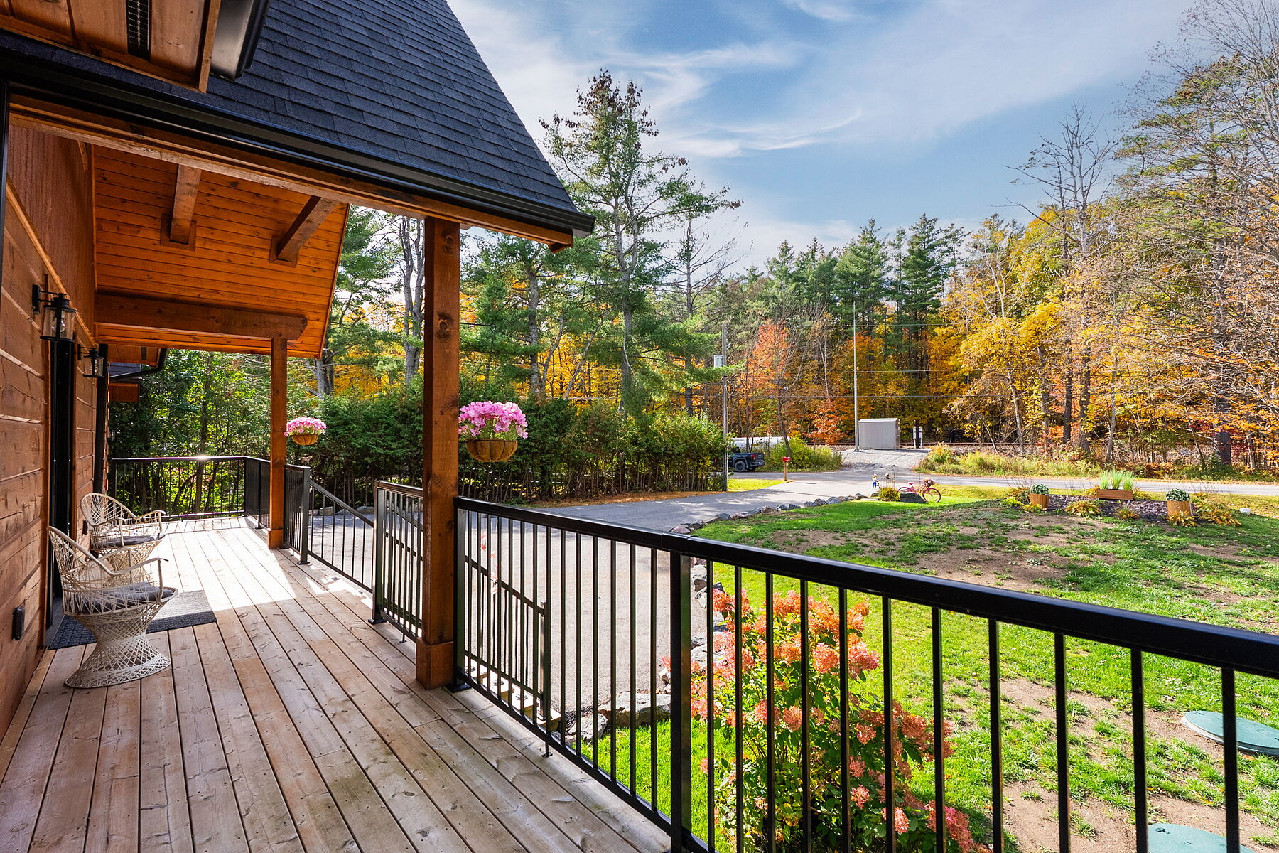  Inviting Waterfront Log Home - 物件實景