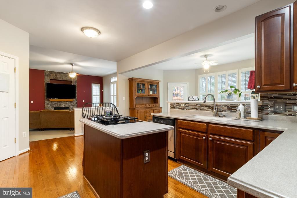 Waldorf, Maryland, 20602, United States, 4 Bedrooms Bedrooms, ,4 BathroomsBathrooms,Residential,For Sale,2001200