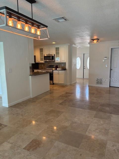 Treasure Island, Florida, 33706, United States, 4 Bedrooms Bedrooms, ,3 BathroomsBathrooms,Residential,For Sale,1824070