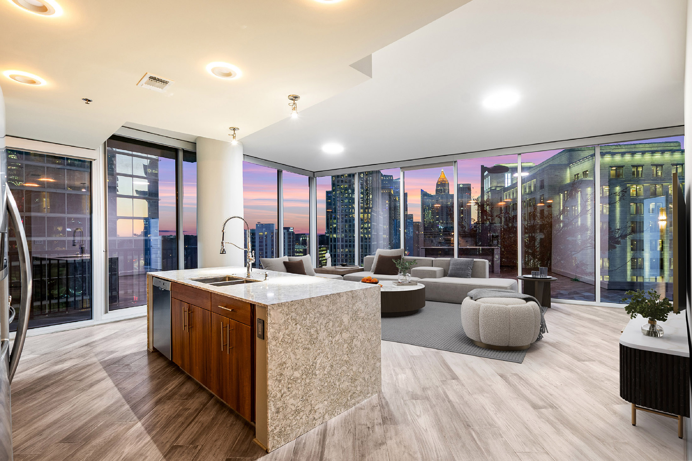  Iconic Intown Living at 1010 Midtown - 物件實景