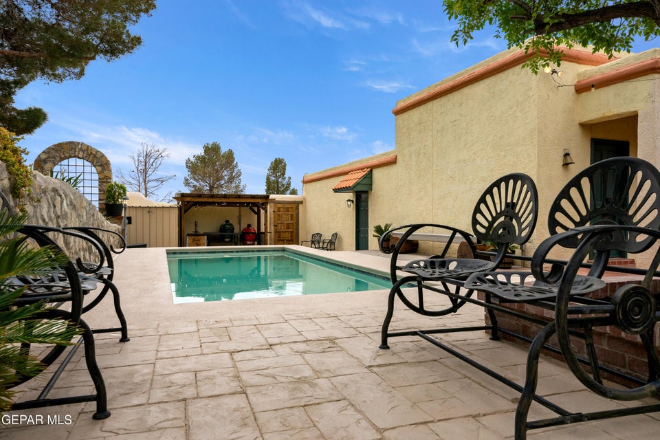 El Paso, Texas, 79912, United States, 4 Bedrooms Bedrooms, ,2 BathroomsBathrooms,Residential,For Sale,1921658