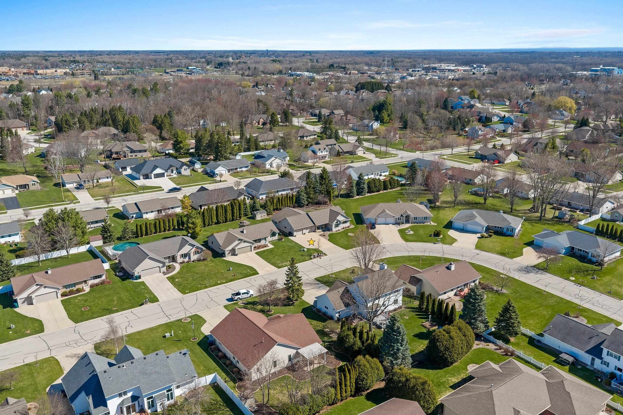 GREEN BAY, Wisconsin, 54313, United States, 4 Bedrooms Bedrooms, ,4 BathroomsBathrooms,Residential,For Sale,2048613