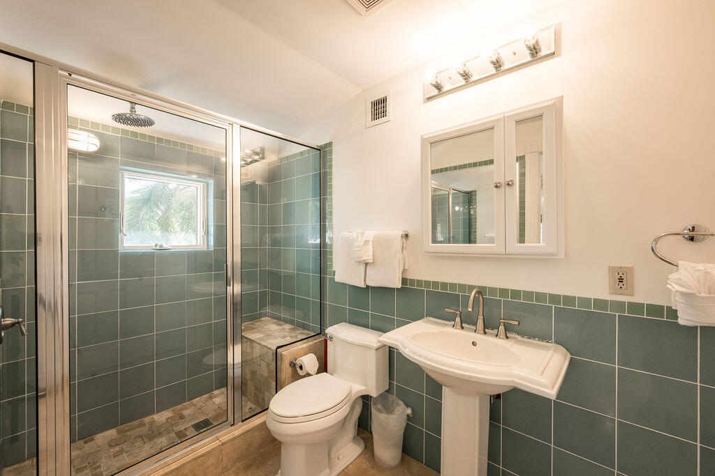 KEY WEST, Florida, 33040, United States, 5 Bedrooms Bedrooms, ,4 BathroomsBathrooms,Residential,For Sale,1847145