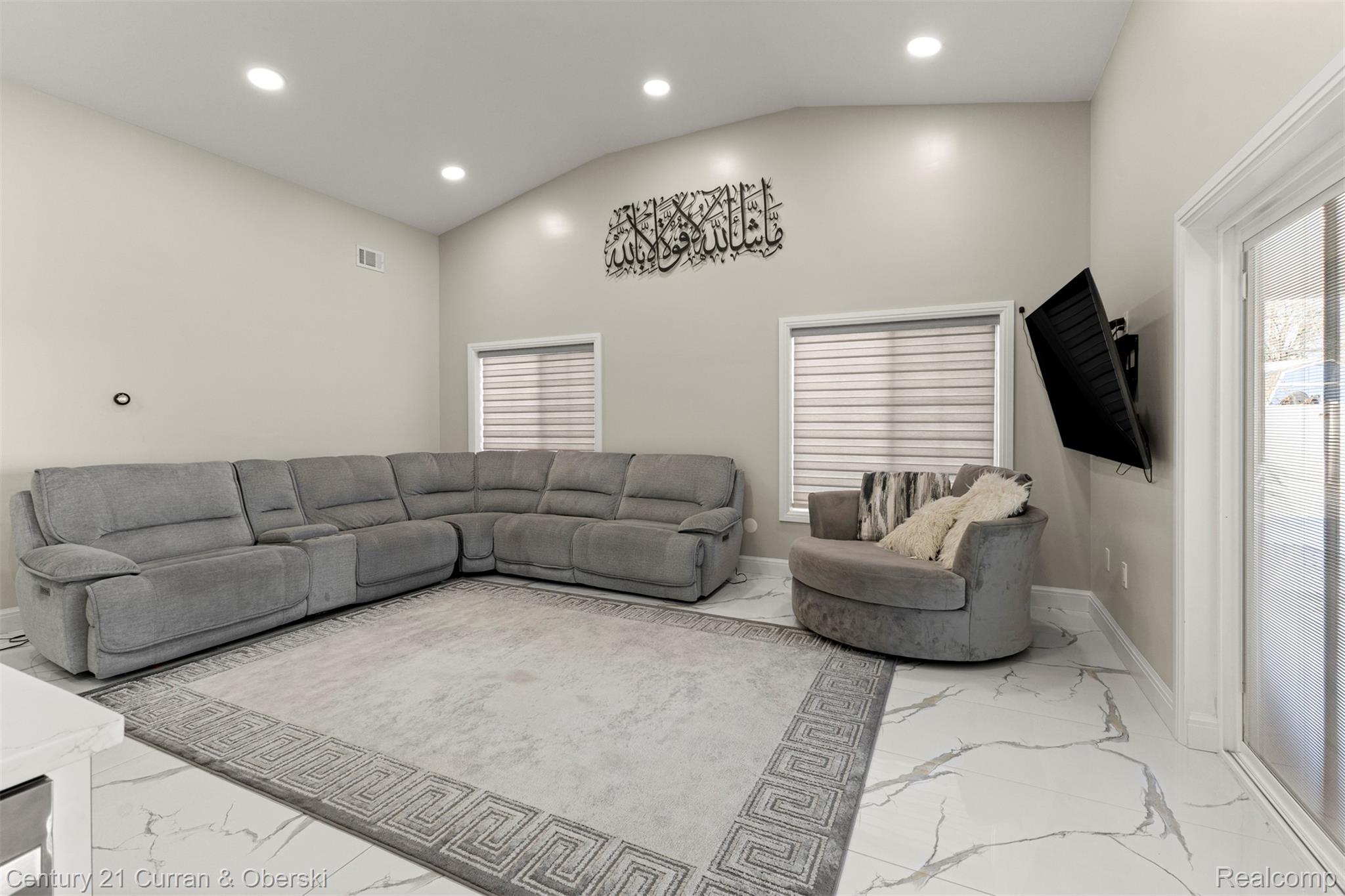 Dearborn Heights, Michigan, 48127, United States, 3 Bedrooms Bedrooms, ,4 BathroomsBathrooms,Residential,For Sale,2015312