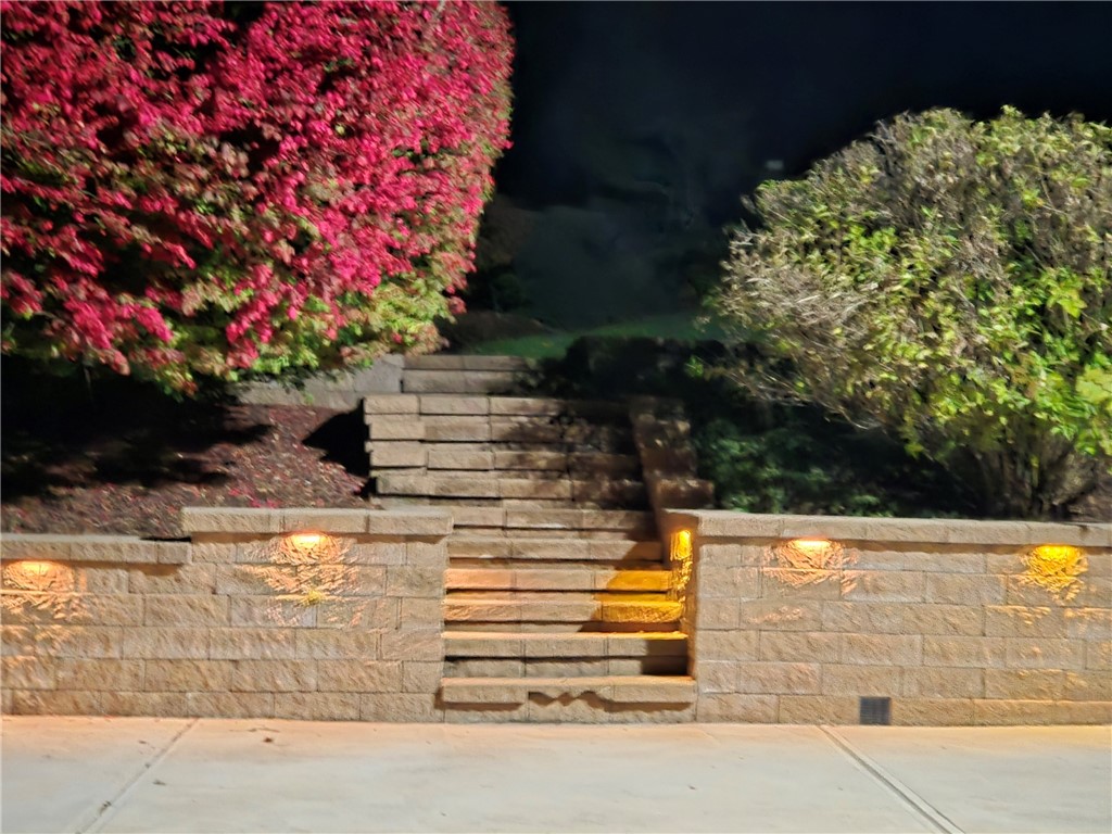 Pine Twp, Pennsylvania, 15090, United States, 4 Bedrooms Bedrooms, ,3 BathroomsBathrooms,Residential,For Sale,1987871