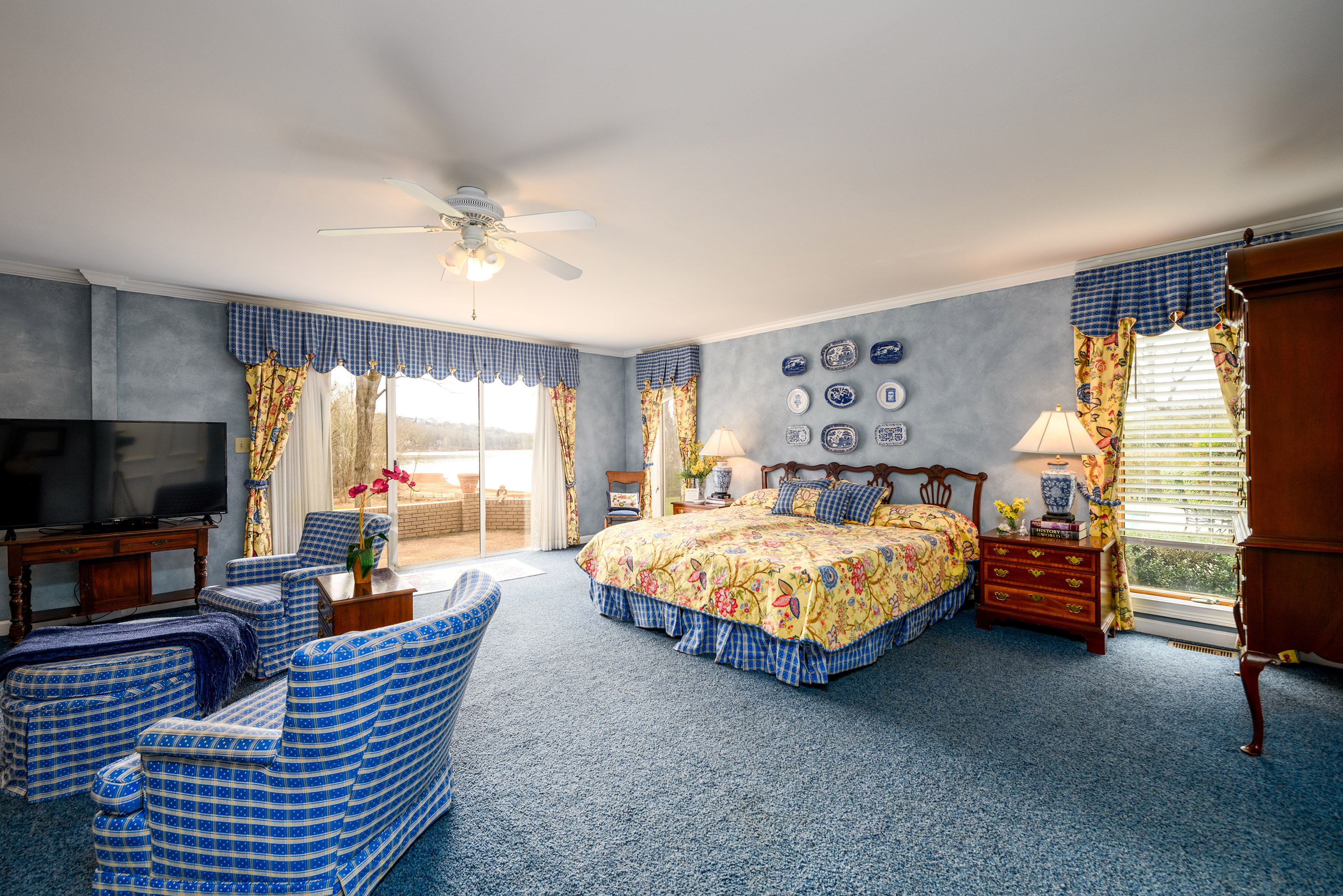  Lakefront Estate with Private Dock, Guest Home and Pool - 物件實景