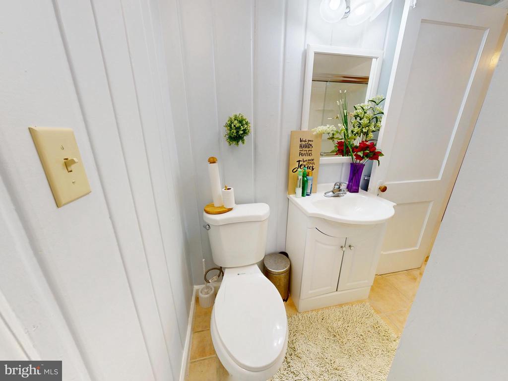 Silver Spring, Maryland, 20902, United States, 3 Bedrooms Bedrooms, ,3 BathroomsBathrooms,Residential,For Sale,1931688