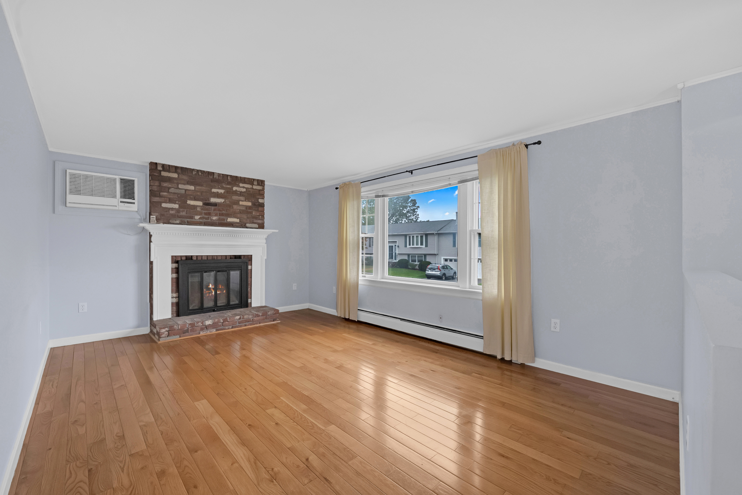 Wakefield, Massachusetts, 01880, United States, 4 Bedrooms Bedrooms, ,3 BathroomsBathrooms,Residential,For Sale,1978637