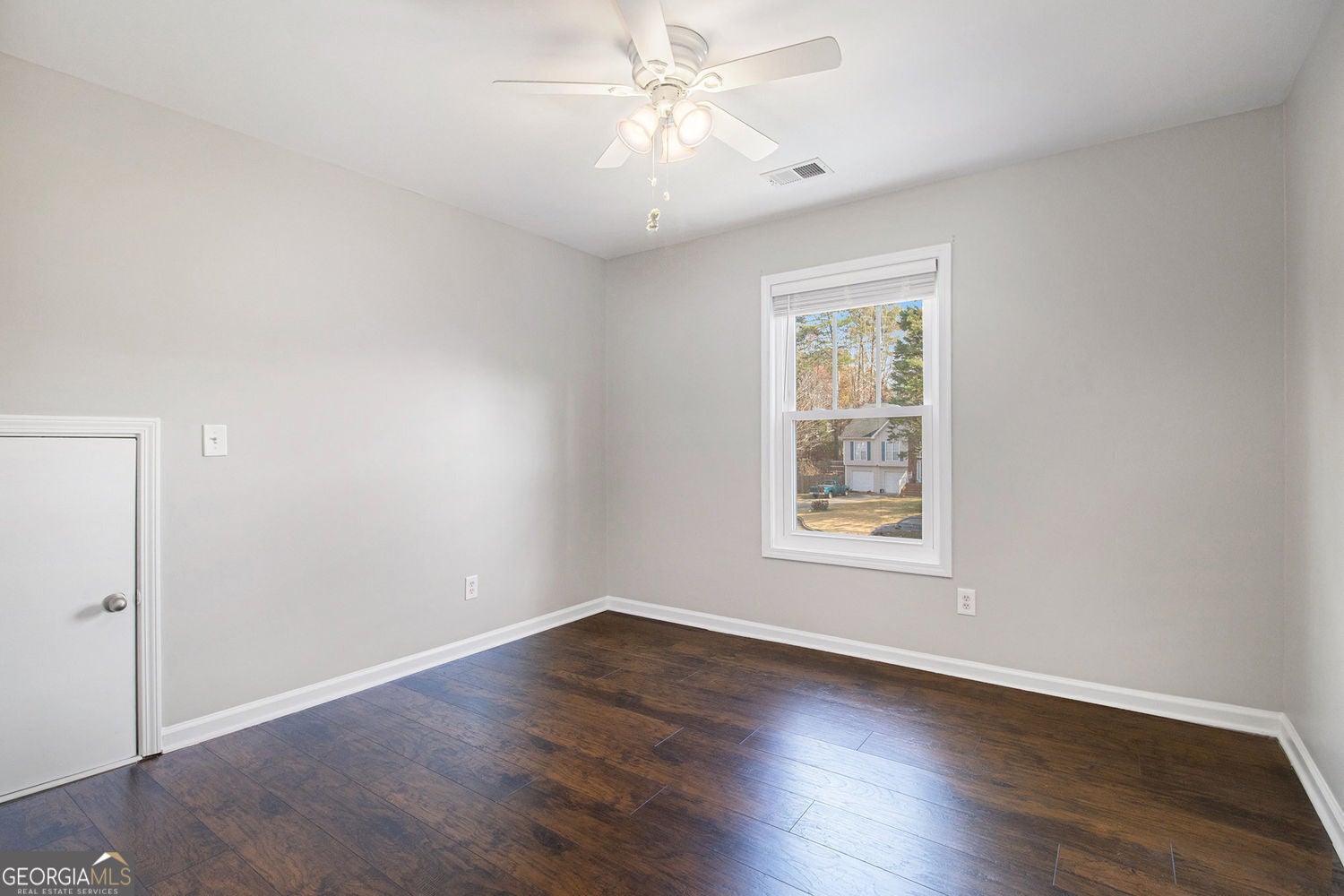 Cumming, Georgia, 30028, United States, 4 Bedrooms Bedrooms, ,3 BathroomsBathrooms,Residential,For Sale,1997865