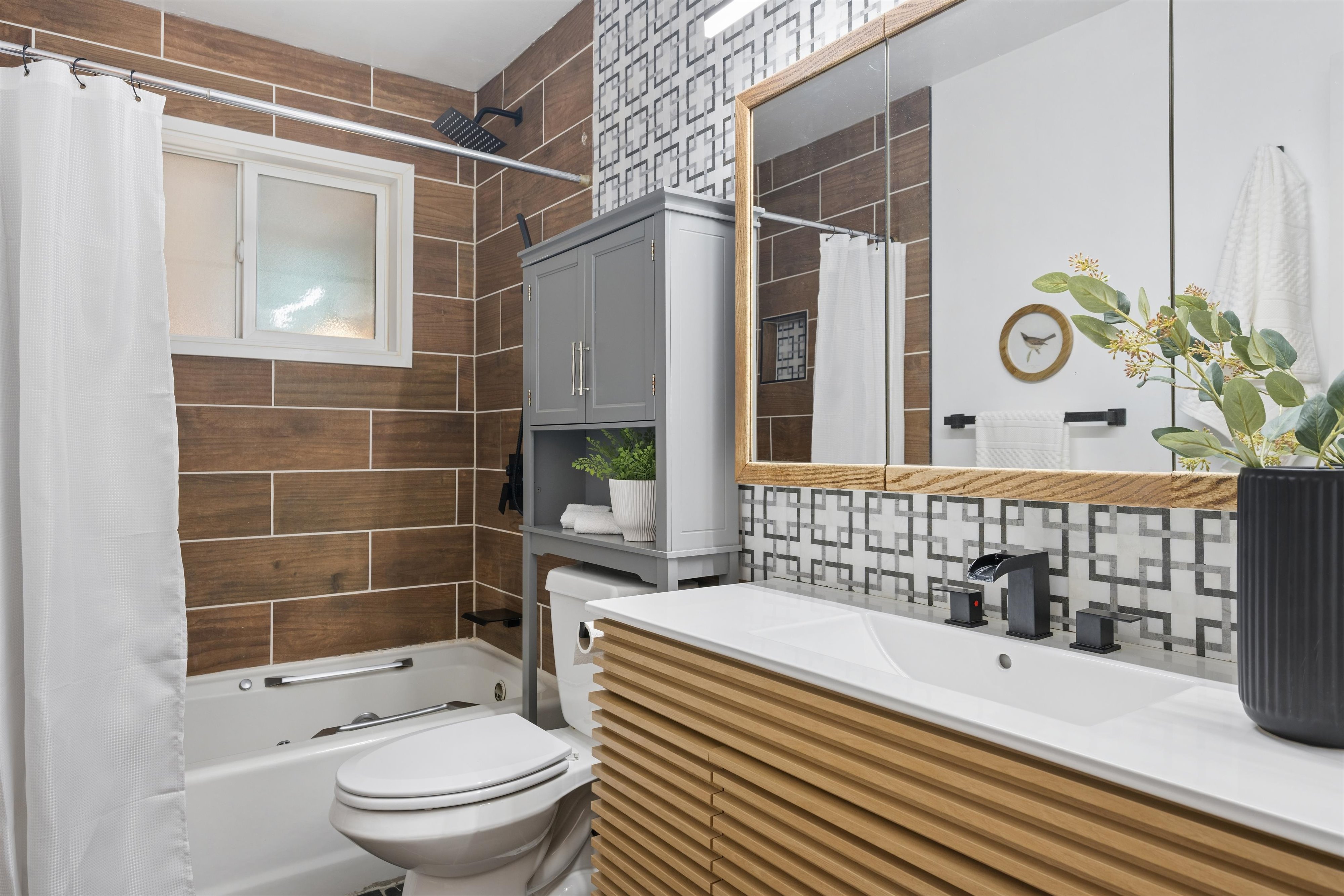  Updated & Spacious Ranch Home with Finished Basement - 物件實景