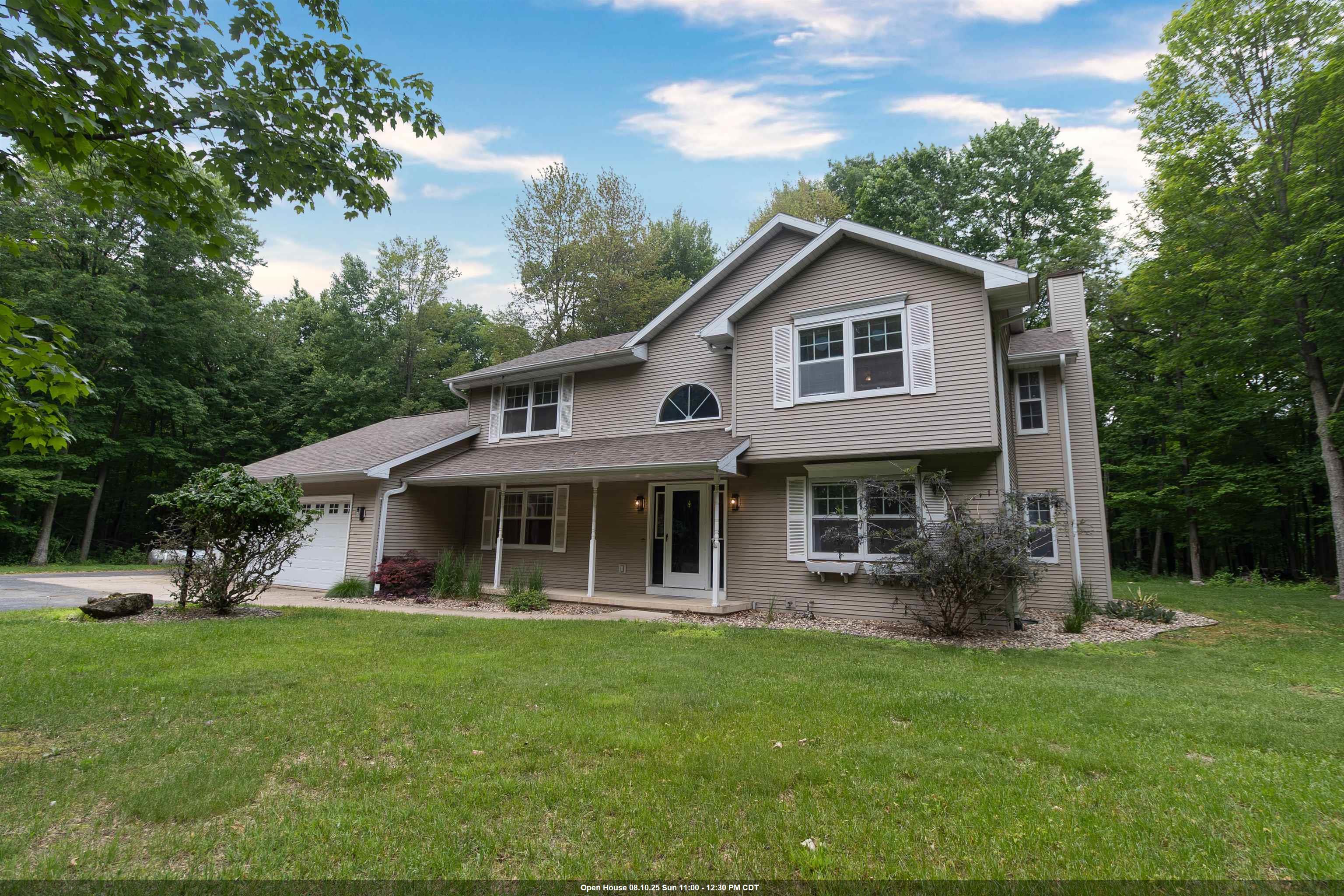 WAUPACA, Wisconsin, 54981, United States, 4 Bedrooms Bedrooms, ,3 BathroomsBathrooms,Residential,For Sale,1913222