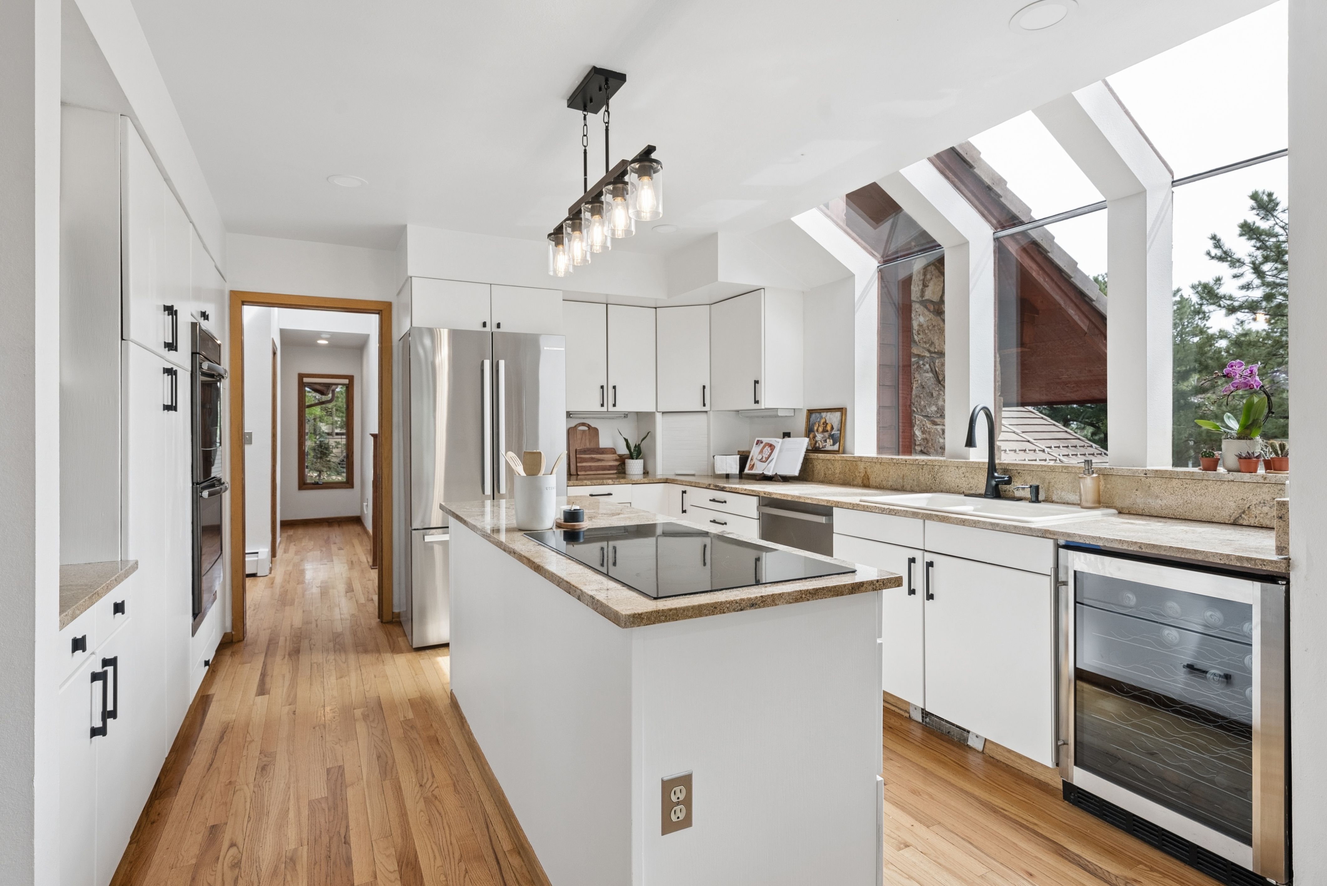  Beautiful Genesee Home With Over 4,500 Finished Sq Ft with Walk Out Basement - 物件實景