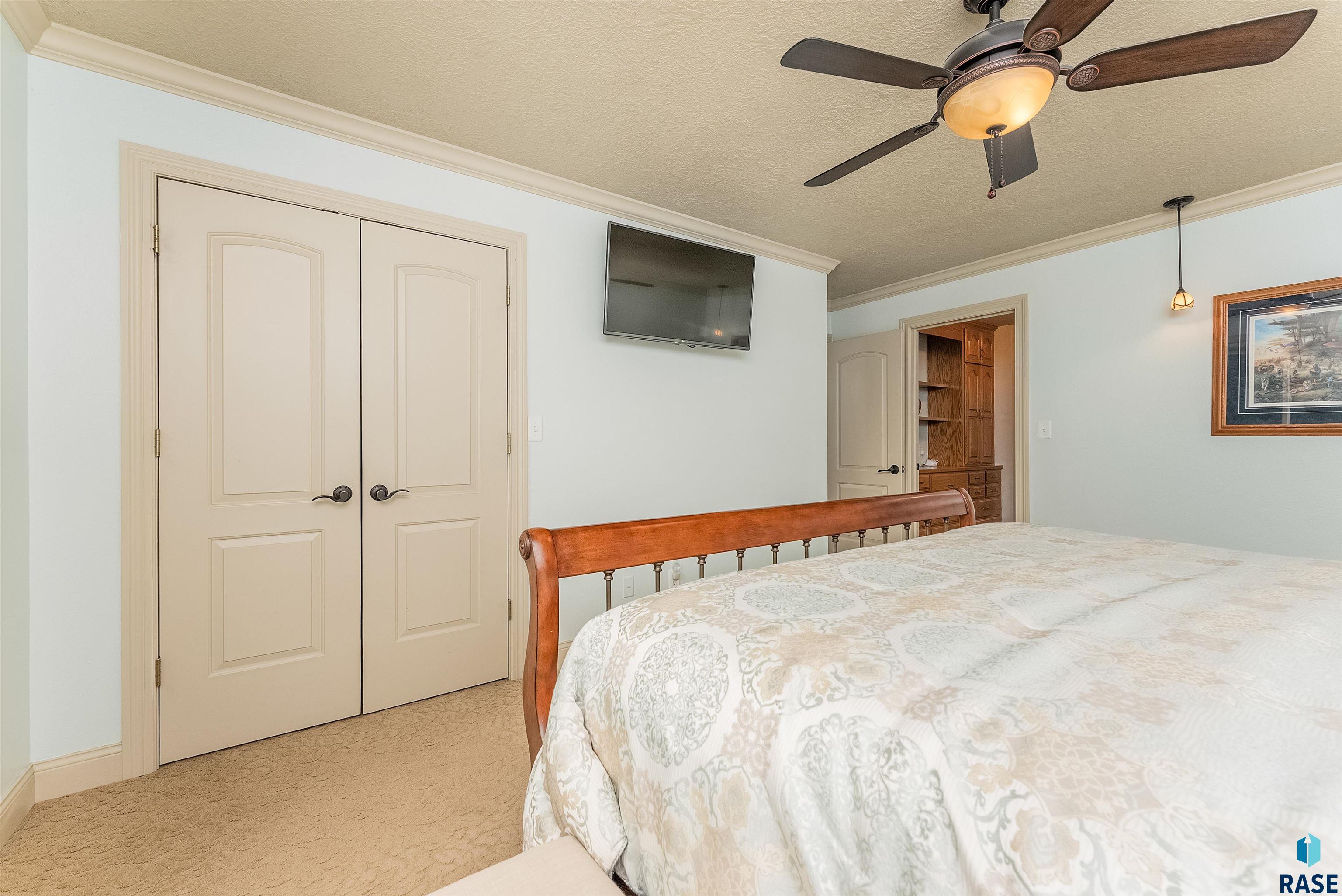 Sioux Falls, South Dakota, 57105, United States, 3 Bedrooms Bedrooms, ,2 BathroomsBathrooms,Residential,For Sale,1926722