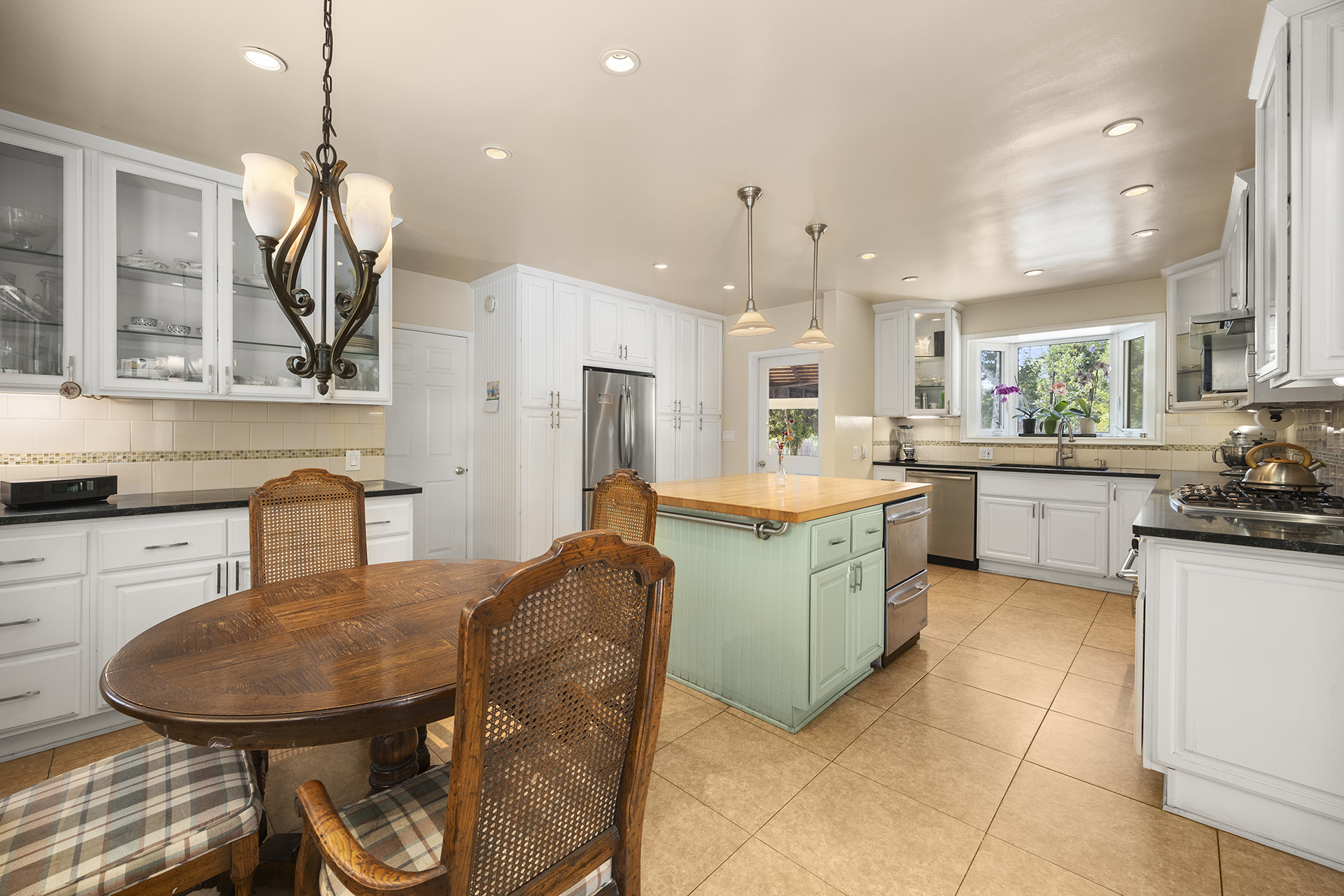 Pasadena, California, 91107, United States, 4 Bedrooms Bedrooms, ,1 BathroomBathrooms,Residential,For Sale,1975607