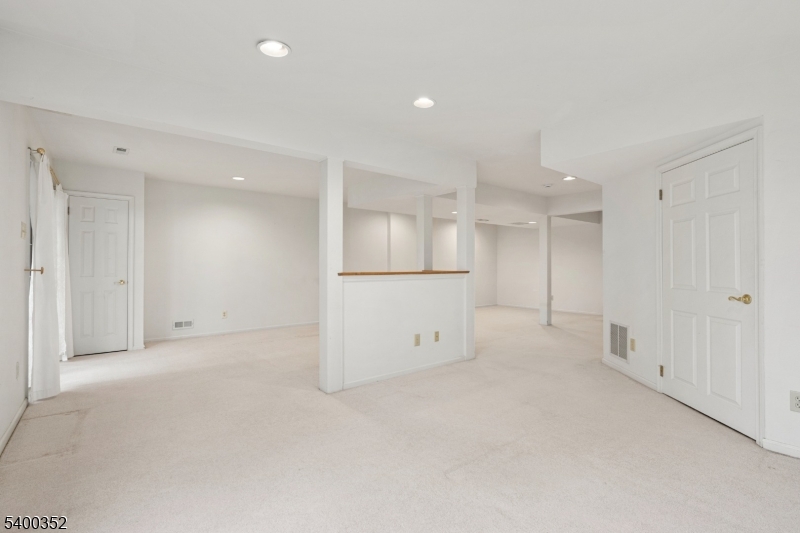 Lambertville City, New Jersey, 08530, United States, 3 Bedrooms Bedrooms, ,3 BathroomsBathrooms,Residential,For Sale,2002902