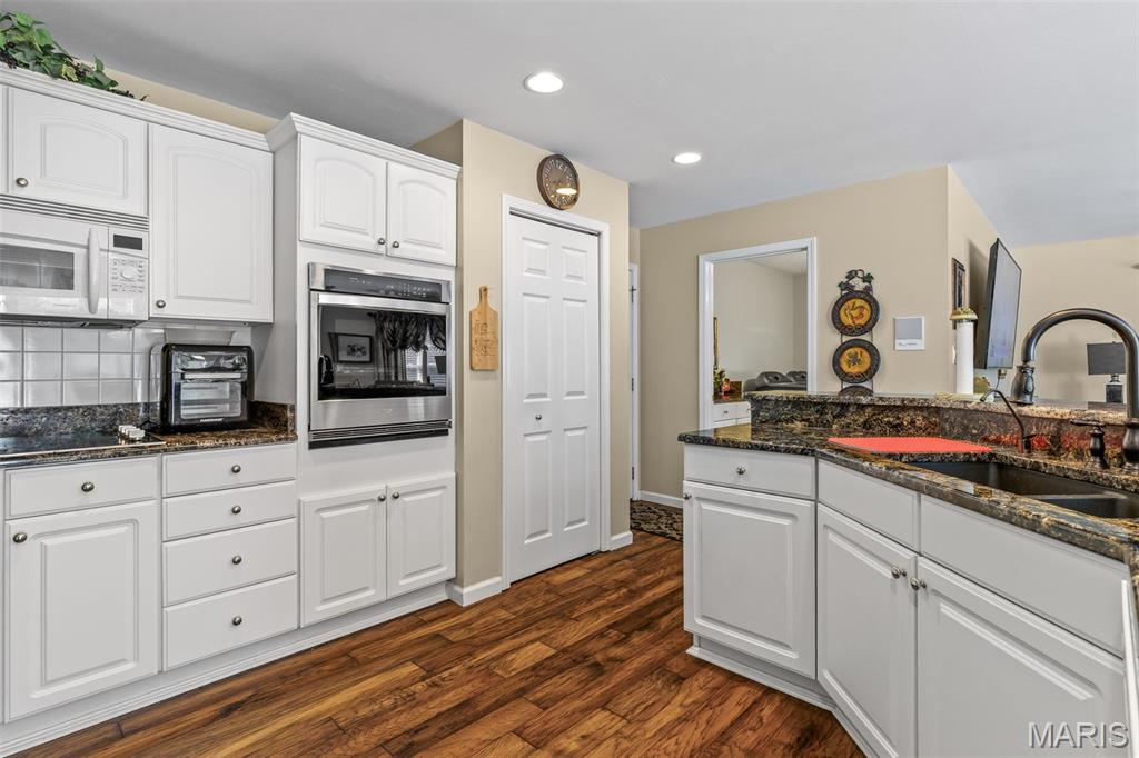 Farmington, Missouri, 63640, United States, 3 Bedrooms Bedrooms, ,3 BathroomsBathrooms,Residential,For Sale,1942281