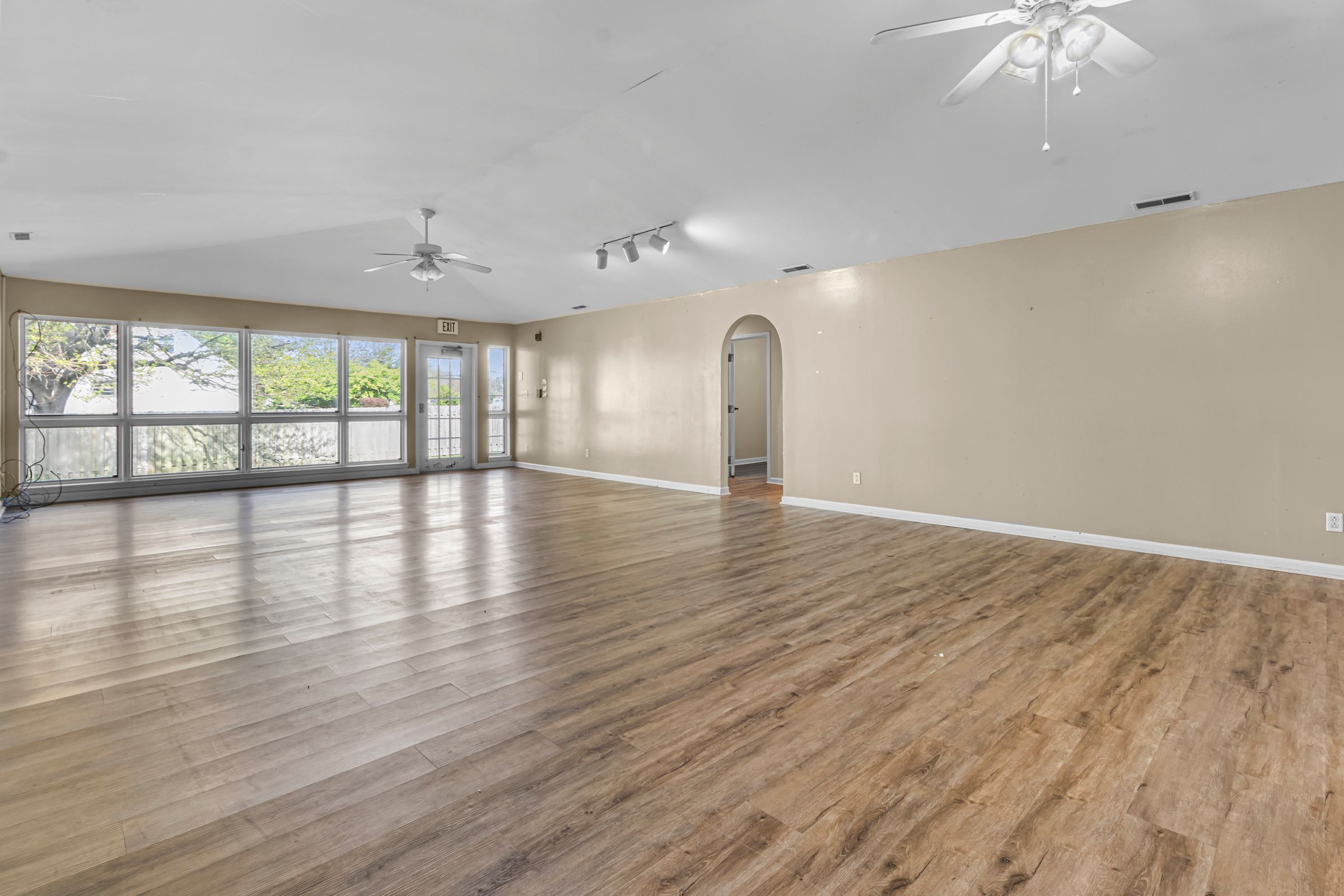 Indianapolis, Indiana, 46240, United States, 14 Bedrooms Bedrooms, ,6 BathroomsBathrooms,Residential,For Sale,1908586