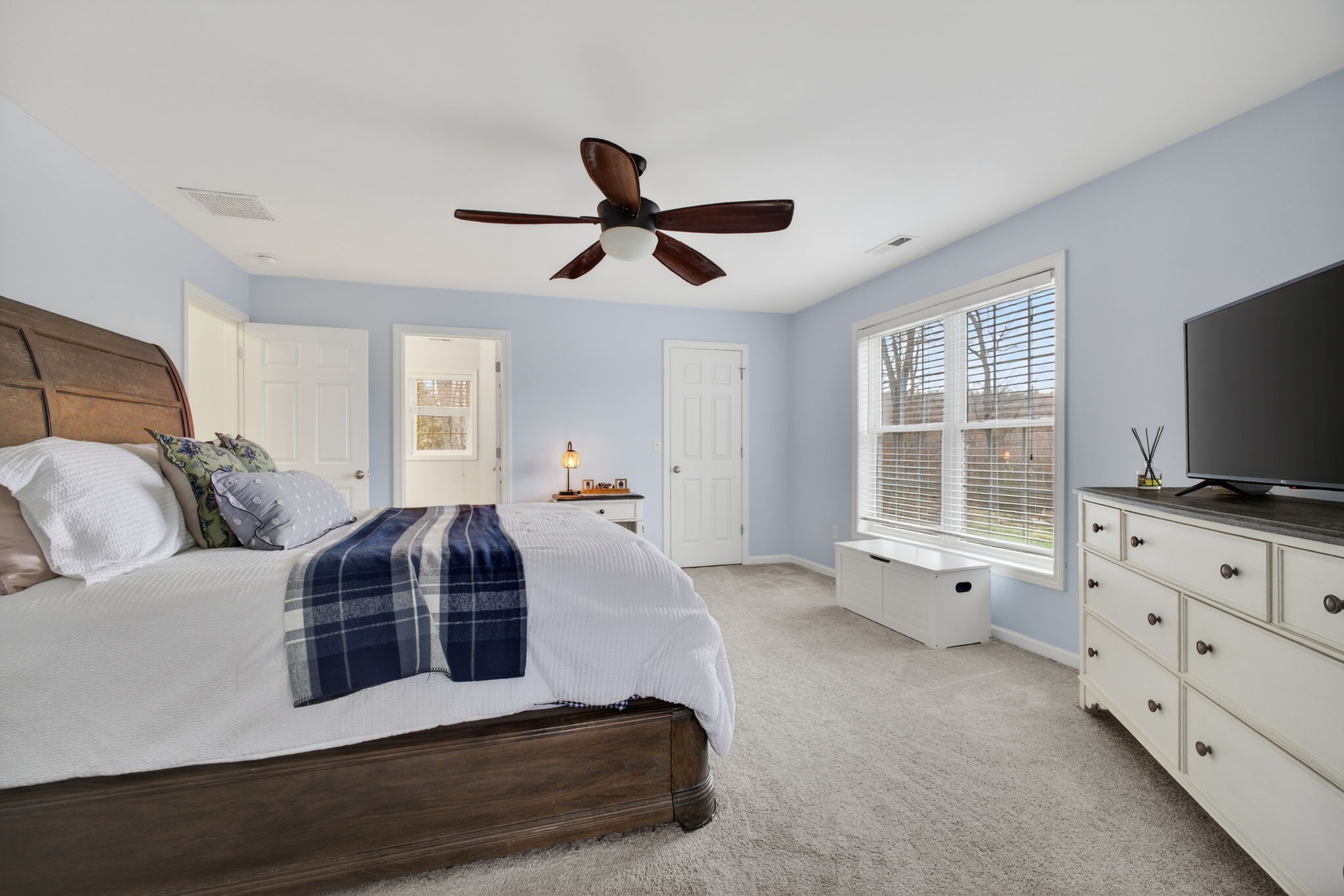  Stylish Cape  Home Offers a Charming Open Concept - 物件實景