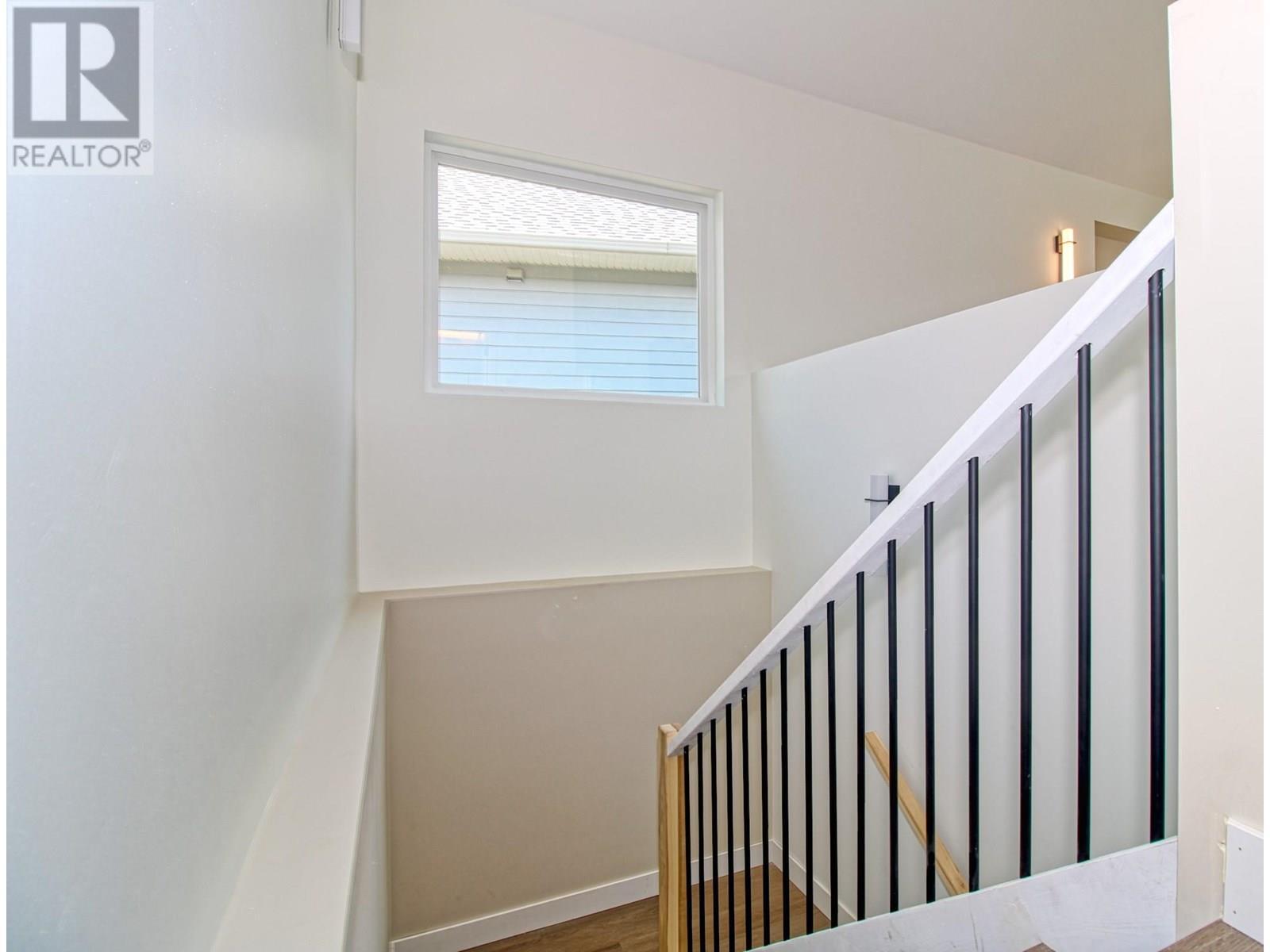 KELOWNA, British Columbia, V1Z 3R8, CA, 3 Bedrooms Bedrooms, ,2 BathroomsBathrooms,Residential,For Sale,1897837
