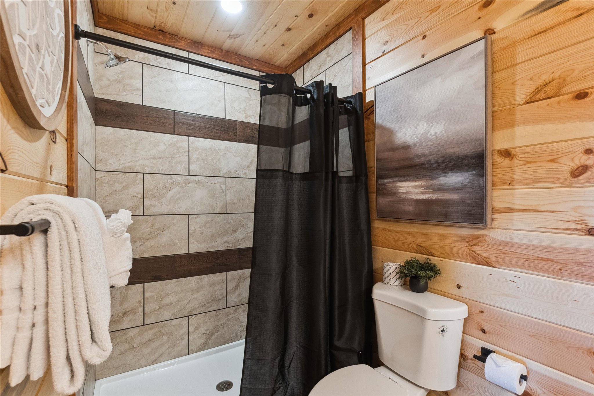 Sevierville, Tennessee, 37876, United States, 8 Bedrooms Bedrooms, ,9 BathroomsBathrooms,Residential,For Sale,1981124