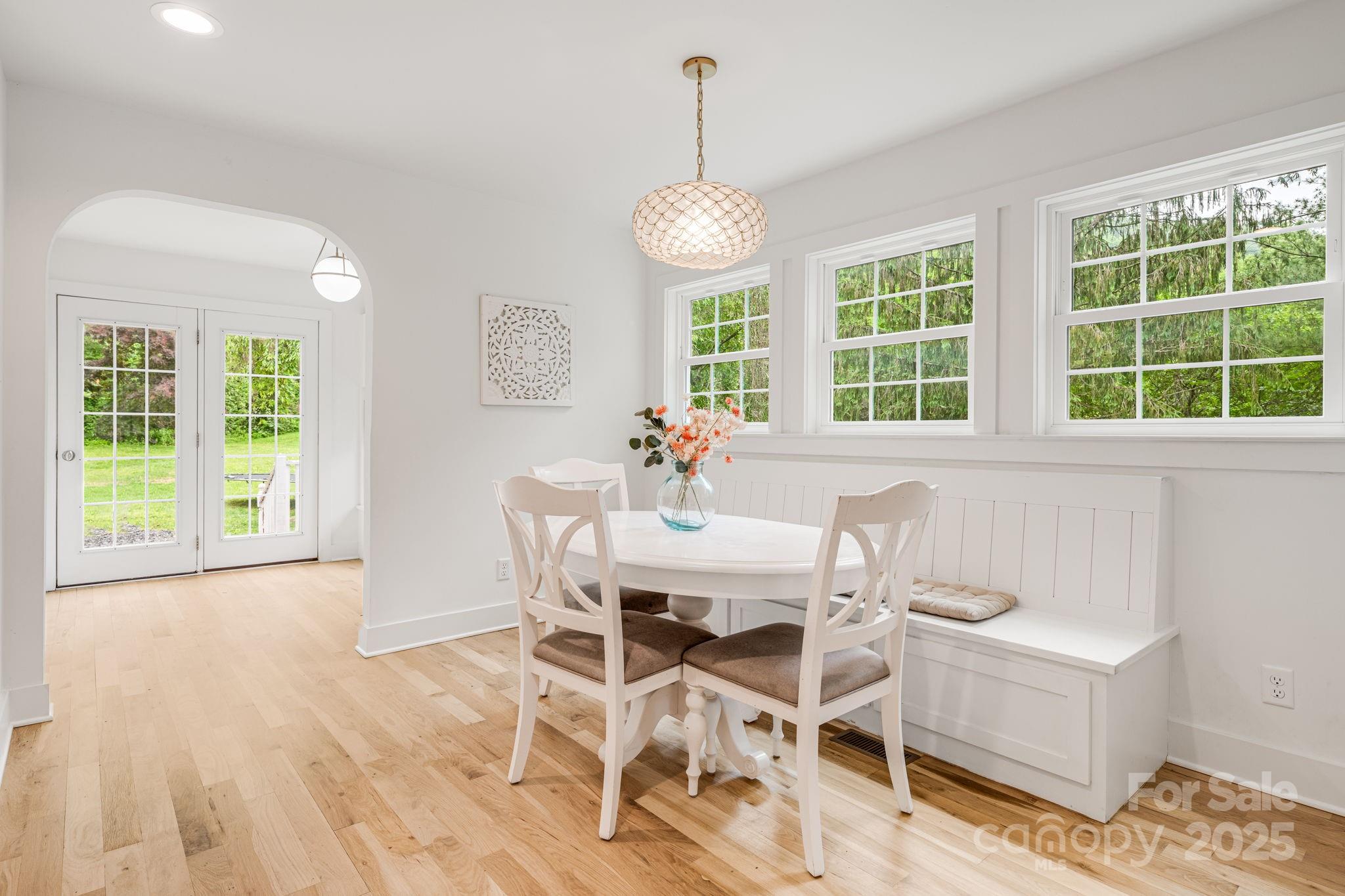 Asheville, North Carolina, 28803, United States, 4 Bedrooms Bedrooms, ,4 BathroomsBathrooms,Residential,For Sale,1825860