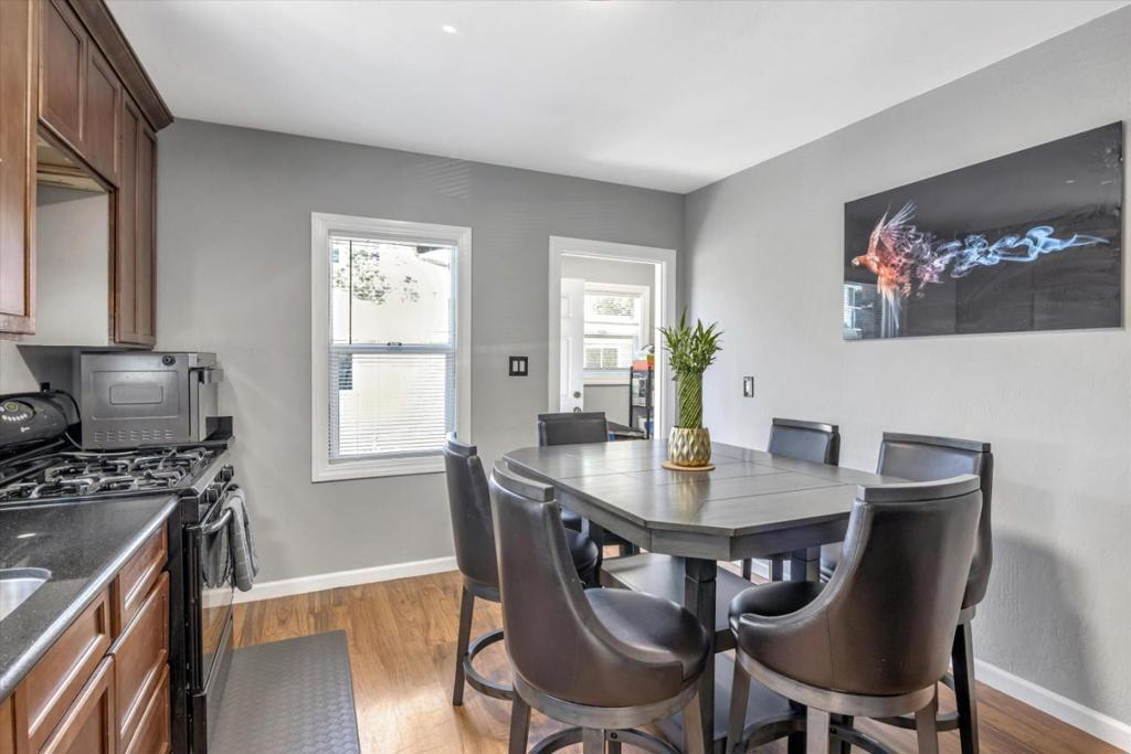 Hayward, California, 94541, United States, 2 Bedrooms Bedrooms, ,1 BathroomBathrooms,Residential,For Sale,1976609