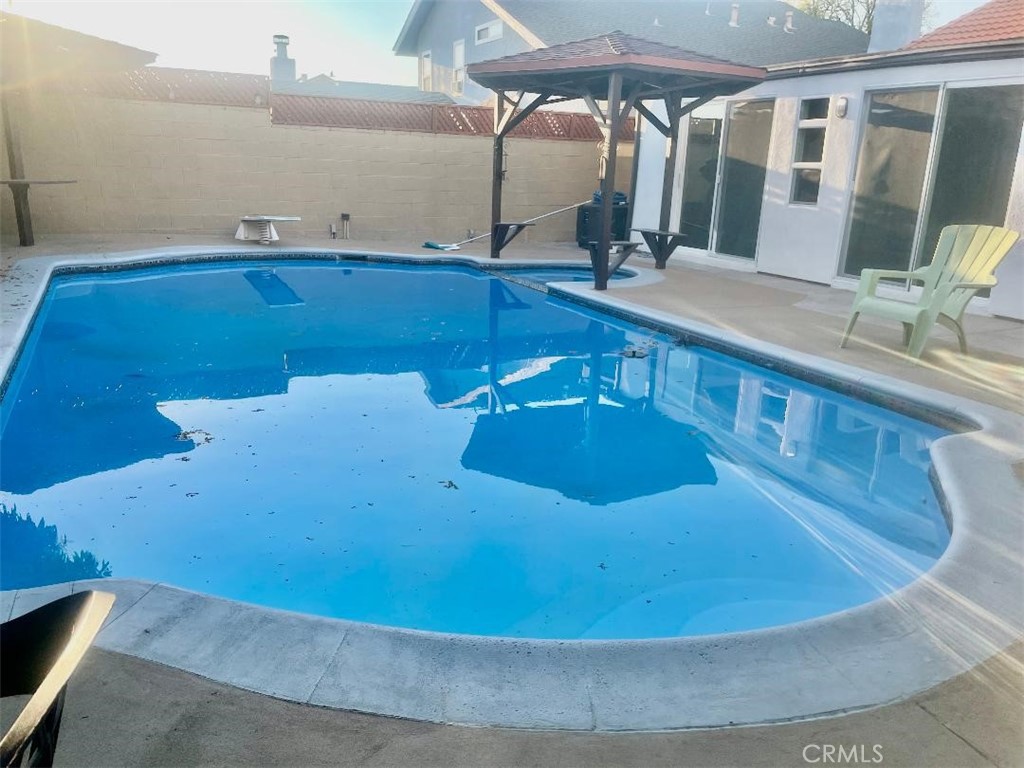 Ontario, California, 91761, United States, 4 Bedrooms Bedrooms, ,3 BathroomsBathrooms,Residential,For Sale,2009080