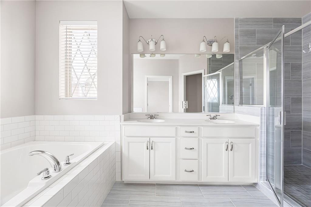 Smyrna, Georgia, 30080, United States, 3 Bedrooms Bedrooms, ,4 BathroomsBathrooms,Residential,For Sale,1998879