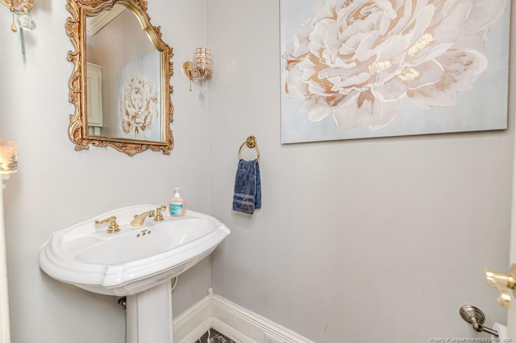2648 Buckingham Drive, Sanford, North Carolina, 27330, United States, 3 Bedrooms Bedrooms, ,4 BathroomsBathrooms,Residential,For Sale,2648 Buckingham Drive,1675202