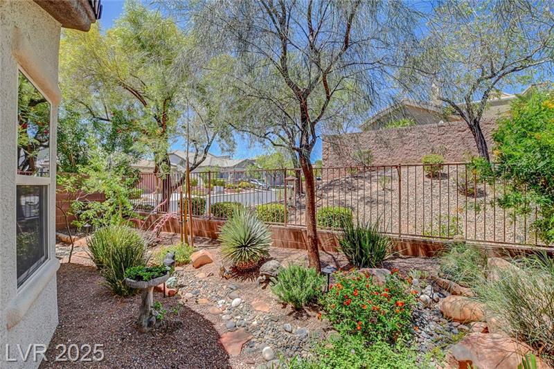 Las Vegas, Nevada, 89138, United States, 3 Bedrooms Bedrooms, ,1 BathroomBathrooms,Residential,For Sale,1861755
