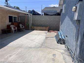 Los Angeles, California, 90002, United States, 4 Bedrooms Bedrooms, ,Residential,For Sale,1915787