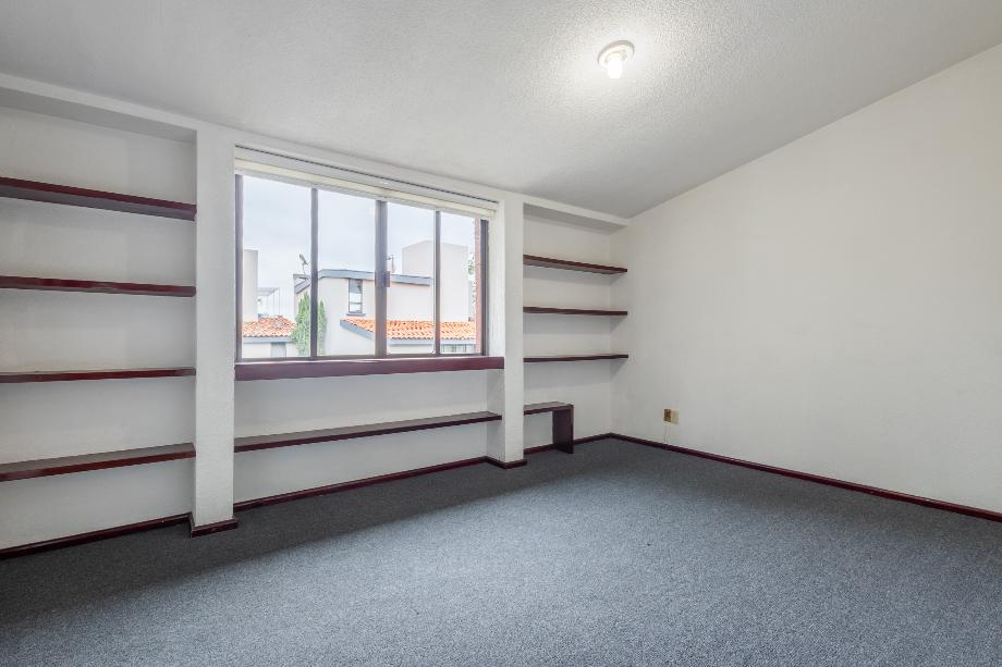 Álvaro Obregón, Ciudad de México, 01700, Mexico, 4 Bedrooms Bedrooms, ,3 BathroomsBathrooms,Residential,For Sale,1729158