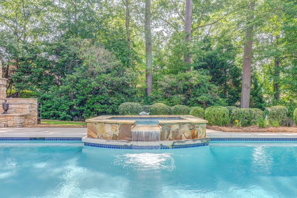 DALTON, Georgia, 30720, United States, 4 Bedrooms Bedrooms, ,4 BathroomsBathrooms,Residential,For Sale,1885970