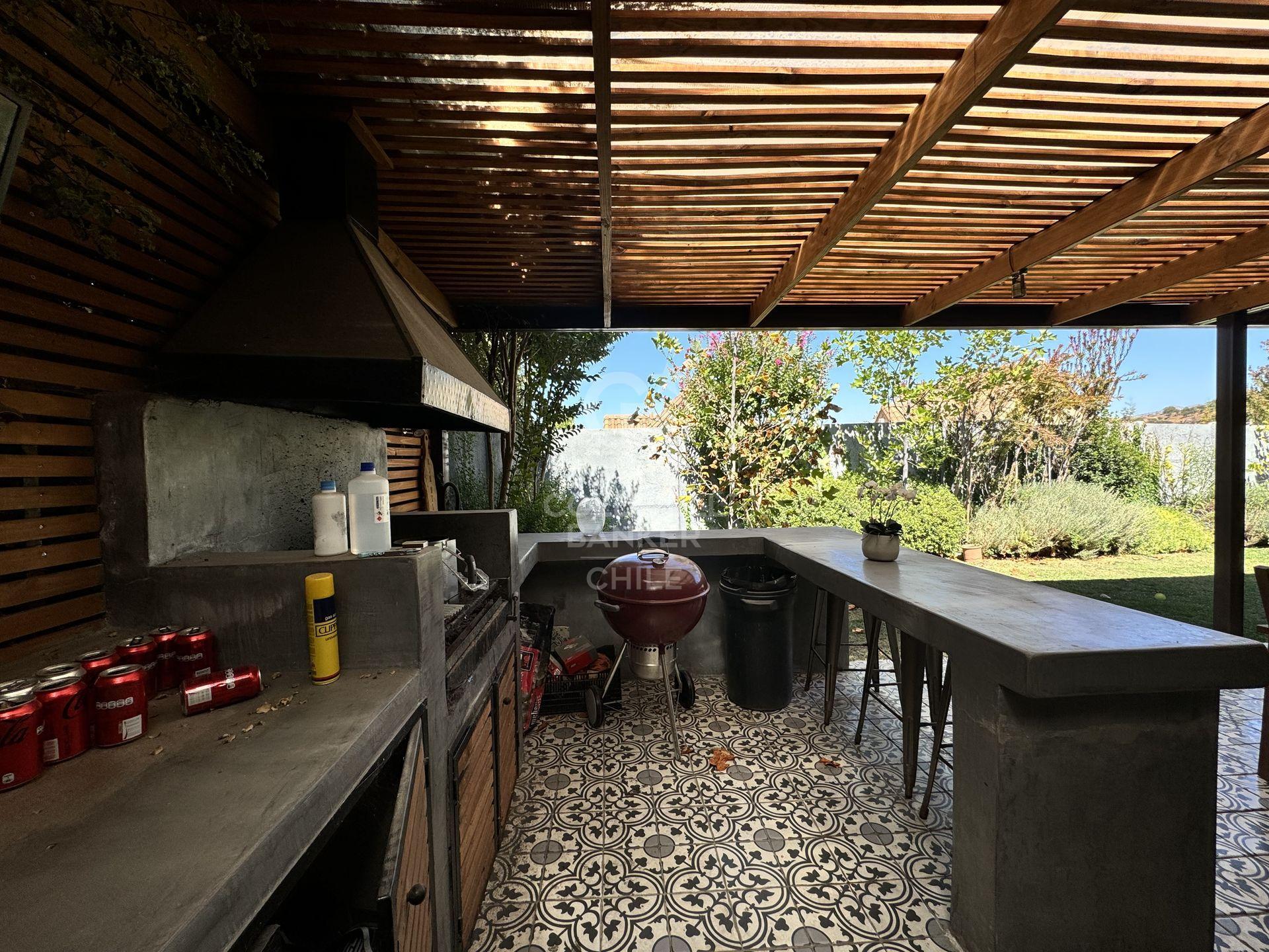 Lo Barnechea, Chile, 6 Bedrooms Bedrooms, ,4 BathroomsBathrooms,Residential,For Sale,1948716