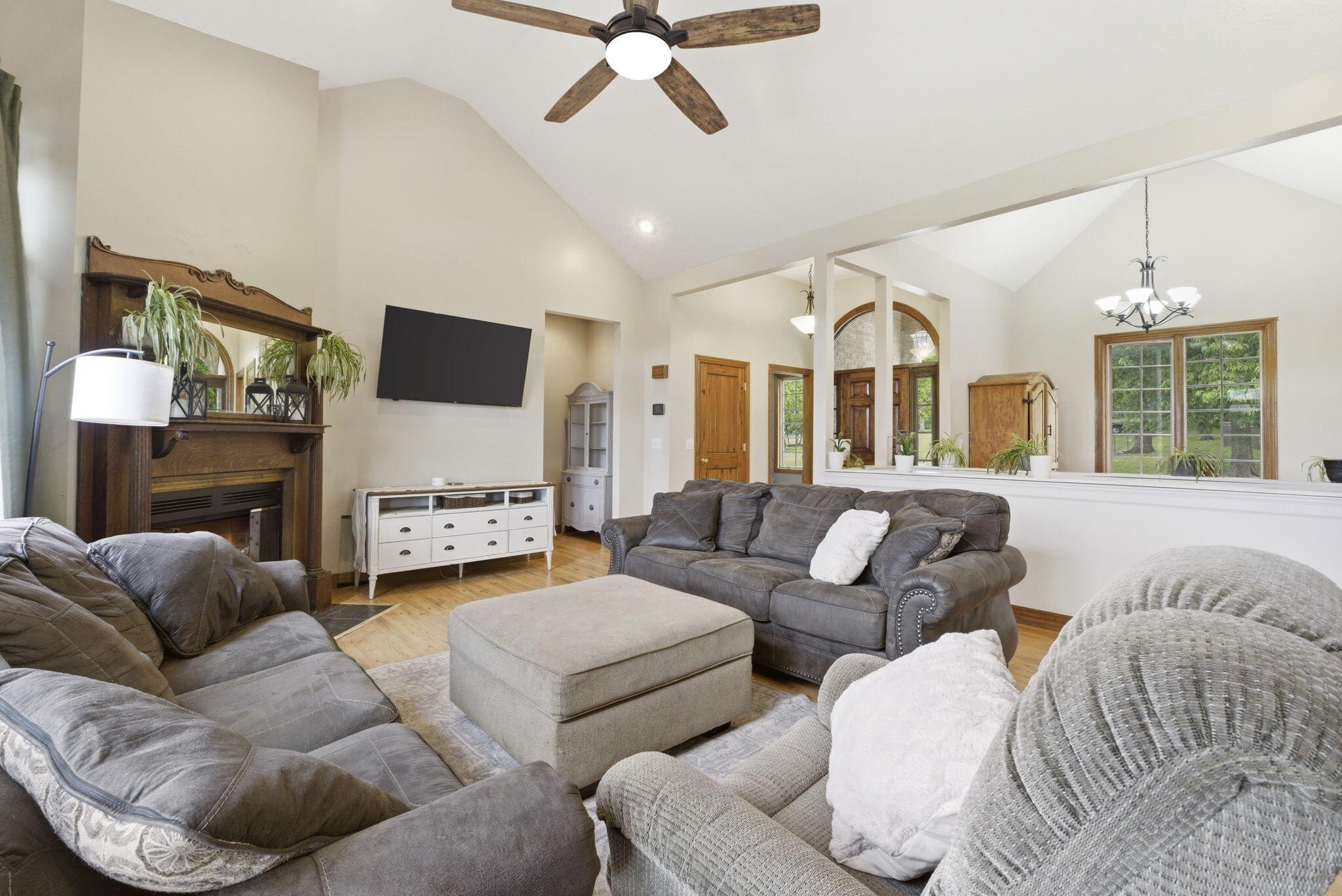 Walnut Grove, Missouri, 65770, United States, 5 Bedrooms Bedrooms, ,3 BathroomsBathrooms,Residential,For Sale,2045196