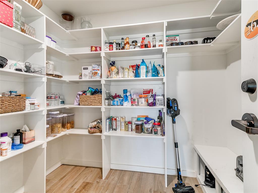 Piedmont, Oklahoma, 73078, United States, 4 Bedrooms Bedrooms, ,6 BathroomsBathrooms,Residential,For Sale,1974155