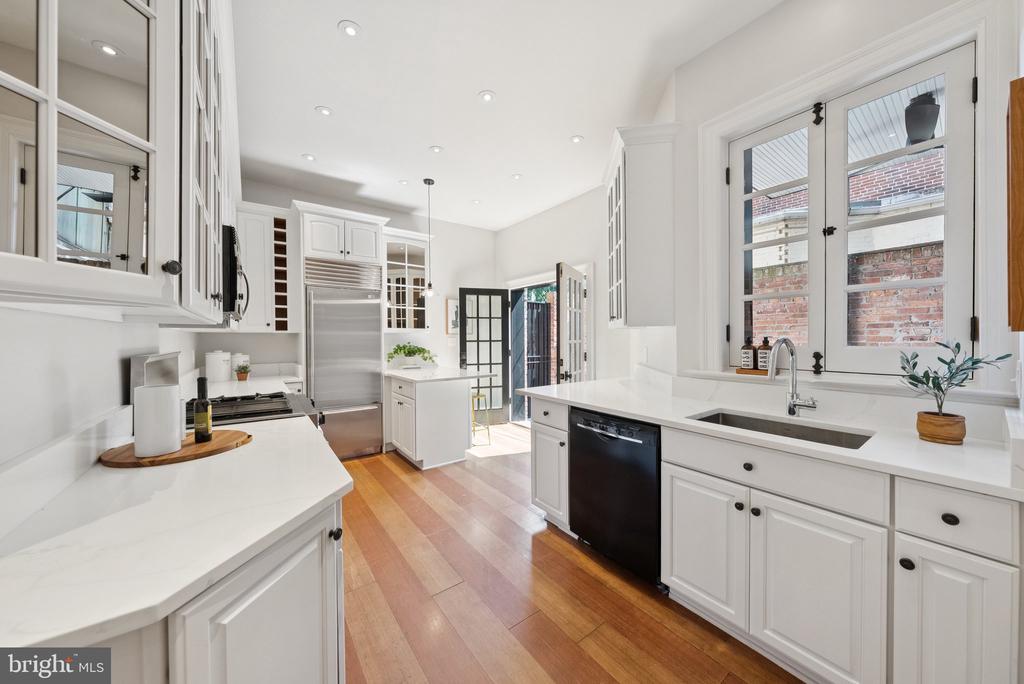 Washington, District of Columbia, 20009, United States, 4 Bedrooms Bedrooms, ,4 BathroomsBathrooms,Residential,For Sale,1902983
