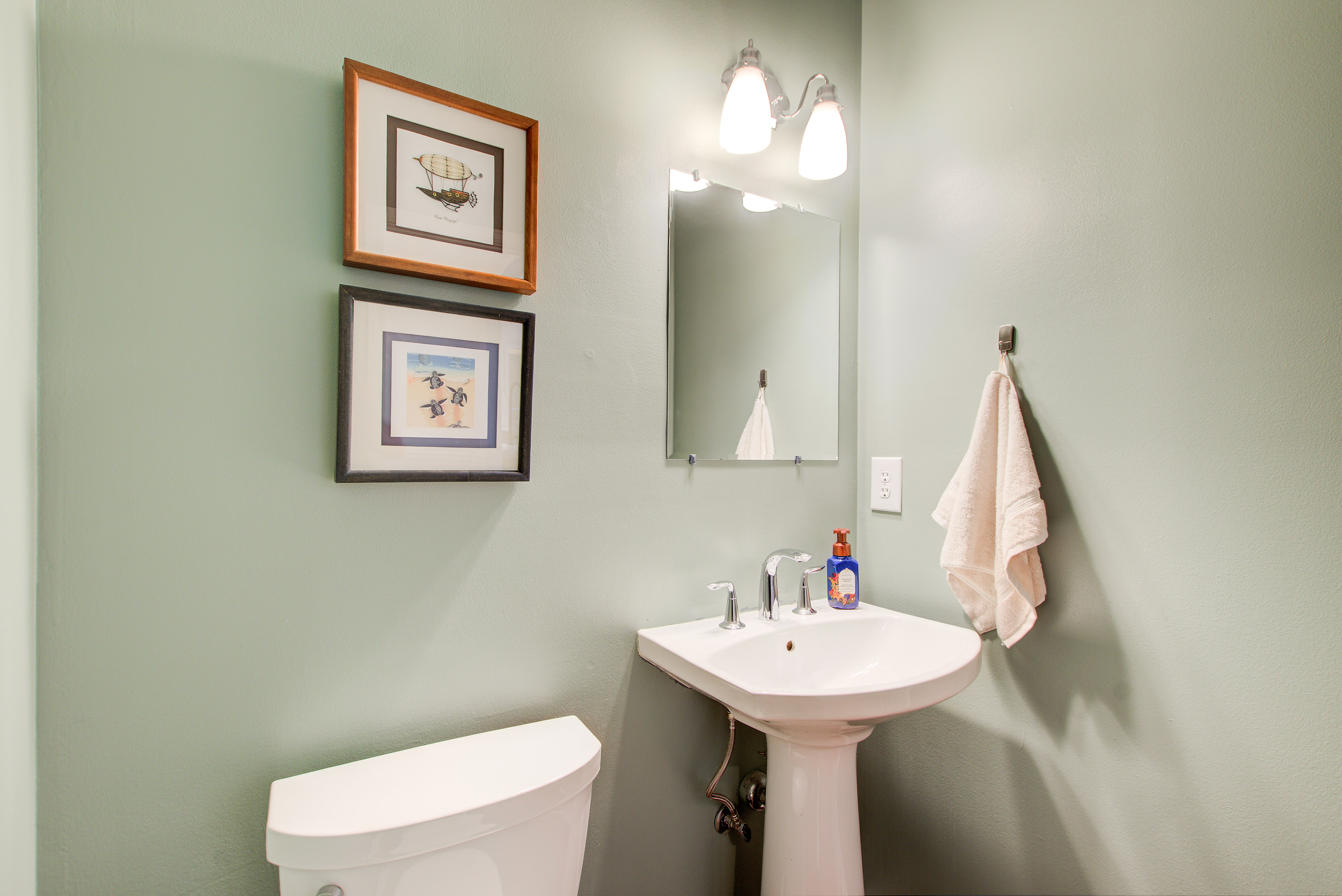  Lovingly Maintained Home Near Downtown Alpharetta - 物件實景