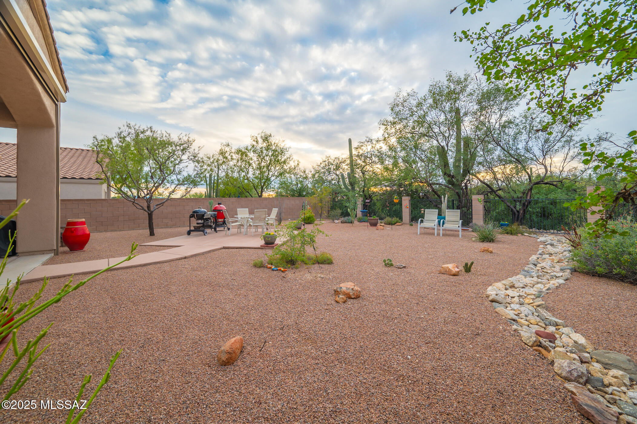 Tucson, Arizona, 85749, United States, 3 Bedrooms Bedrooms, ,3 BathroomsBathrooms,Residential,For Sale,1999814