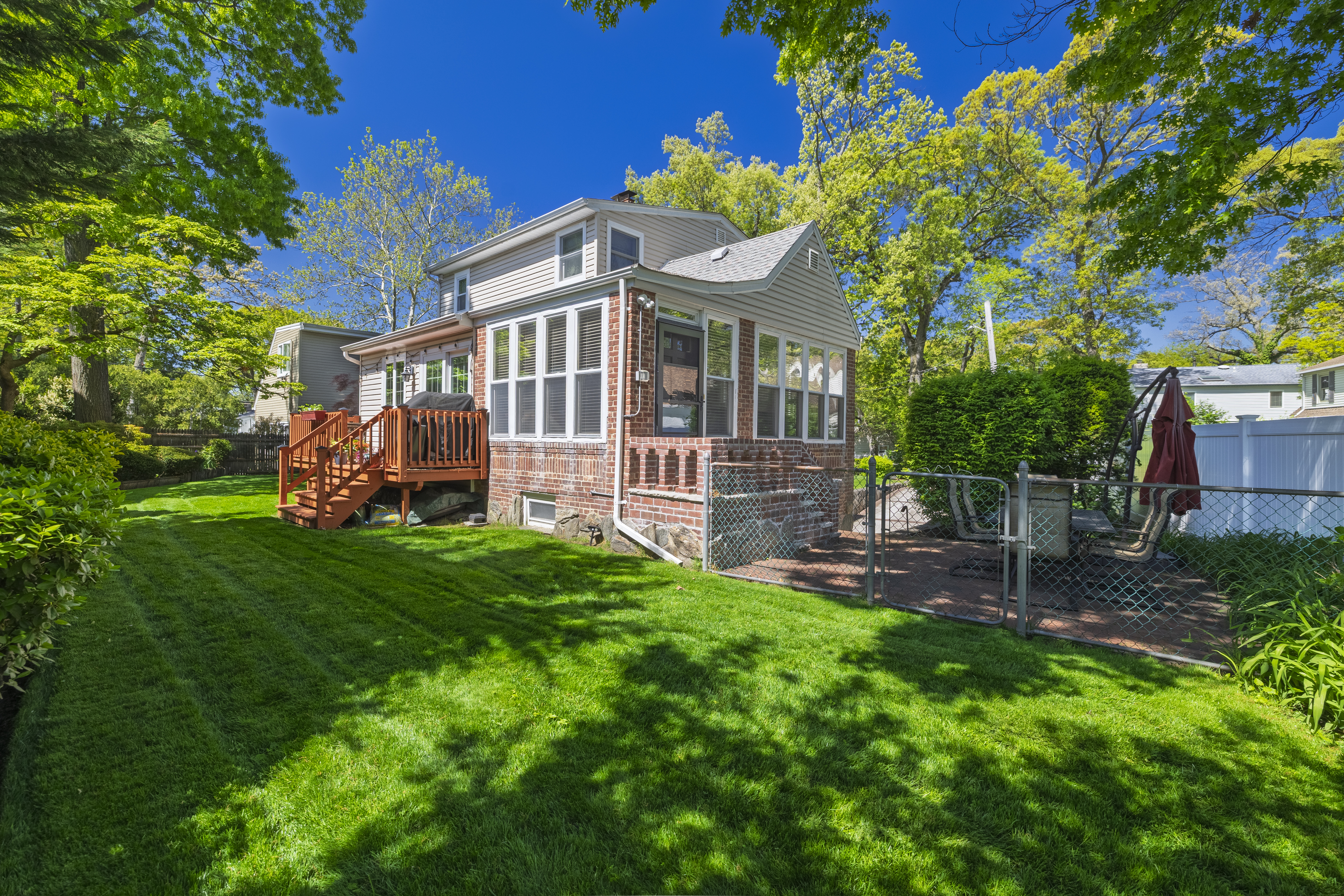  124 Peterhoff Avenue, Malverne, NY, 11565 - 物件實景