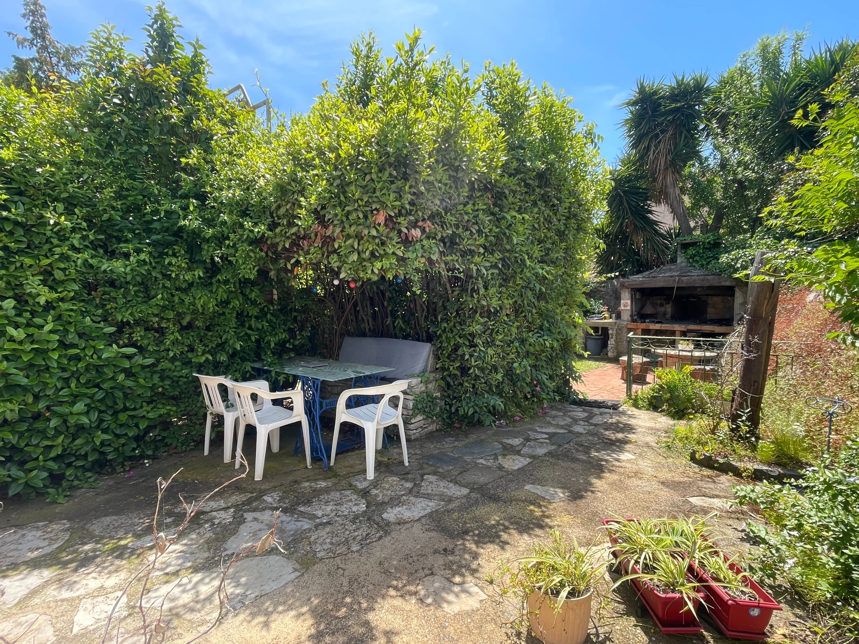  In a green setting on Mont Saint-Clair, house to renovate - 物件實景