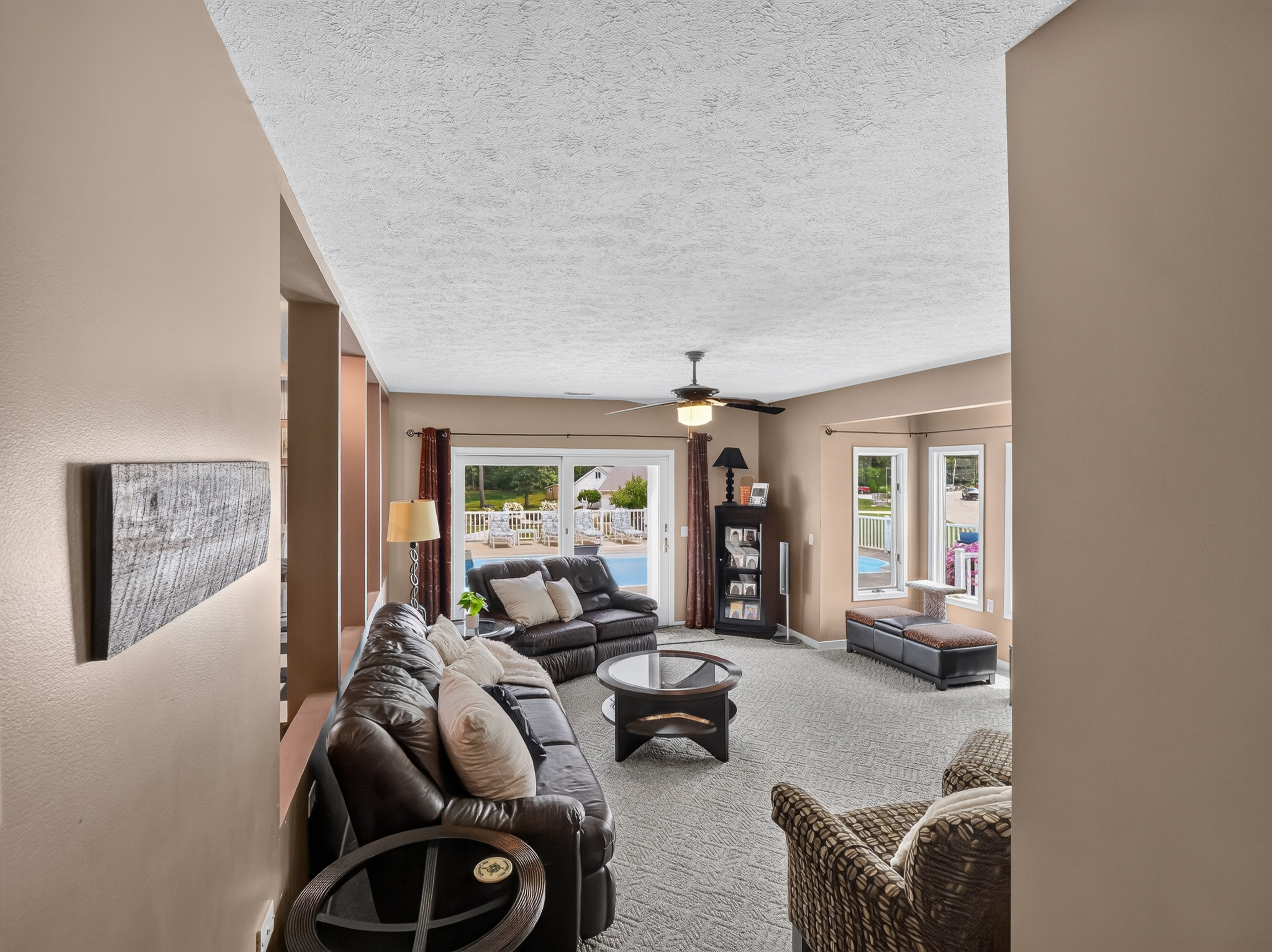  Beautifully Maintained Syracuse Lake Home - 物件實景