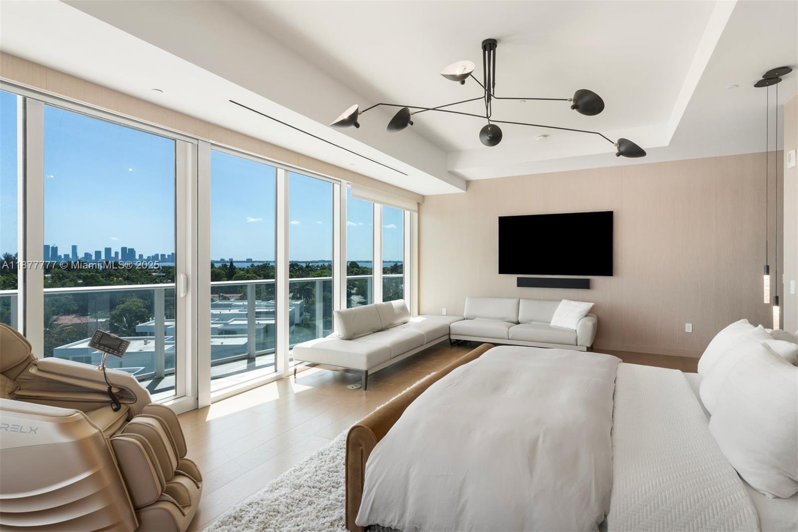 Miami Beach, Florida, 33140, United States, 4 Bedrooms Bedrooms, ,5 BathroomsBathrooms,Residential,For Sale,1948175