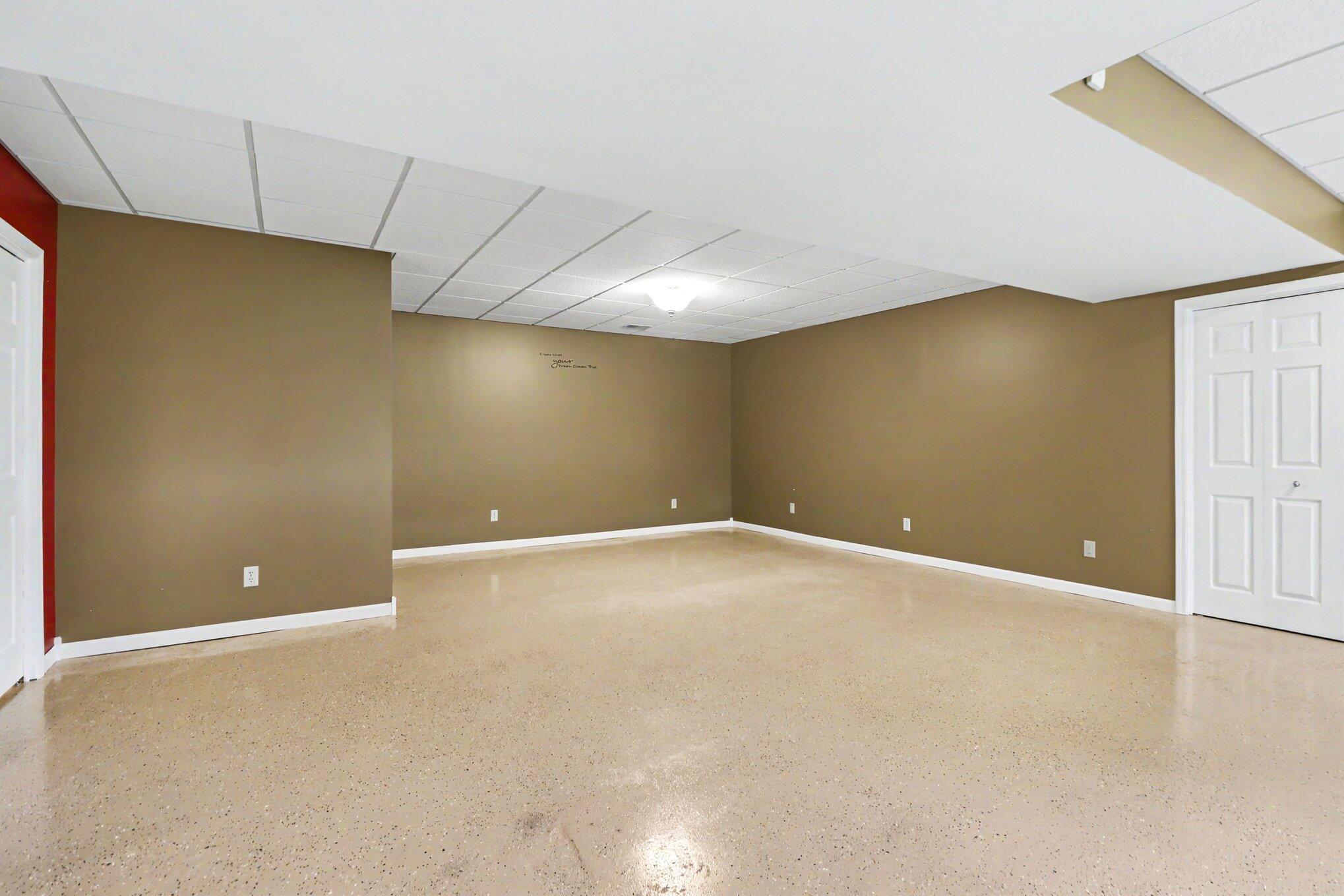 Valparaiso, Indiana, 46383, United States, 3 Bedrooms Bedrooms, ,3 BathroomsBathrooms,Residential,For Sale,2048382