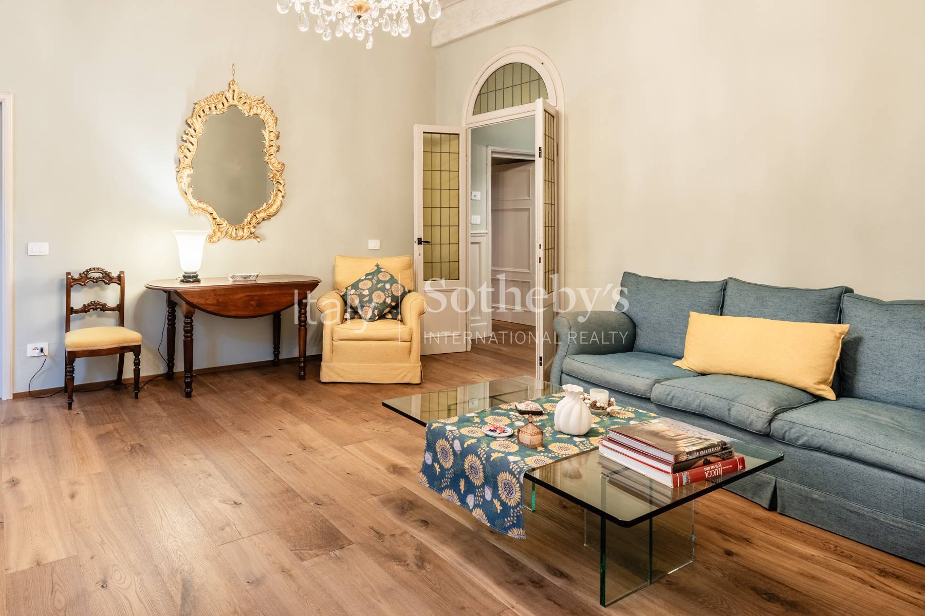  Elegant renovated residence of distinctive charm - 物件實景