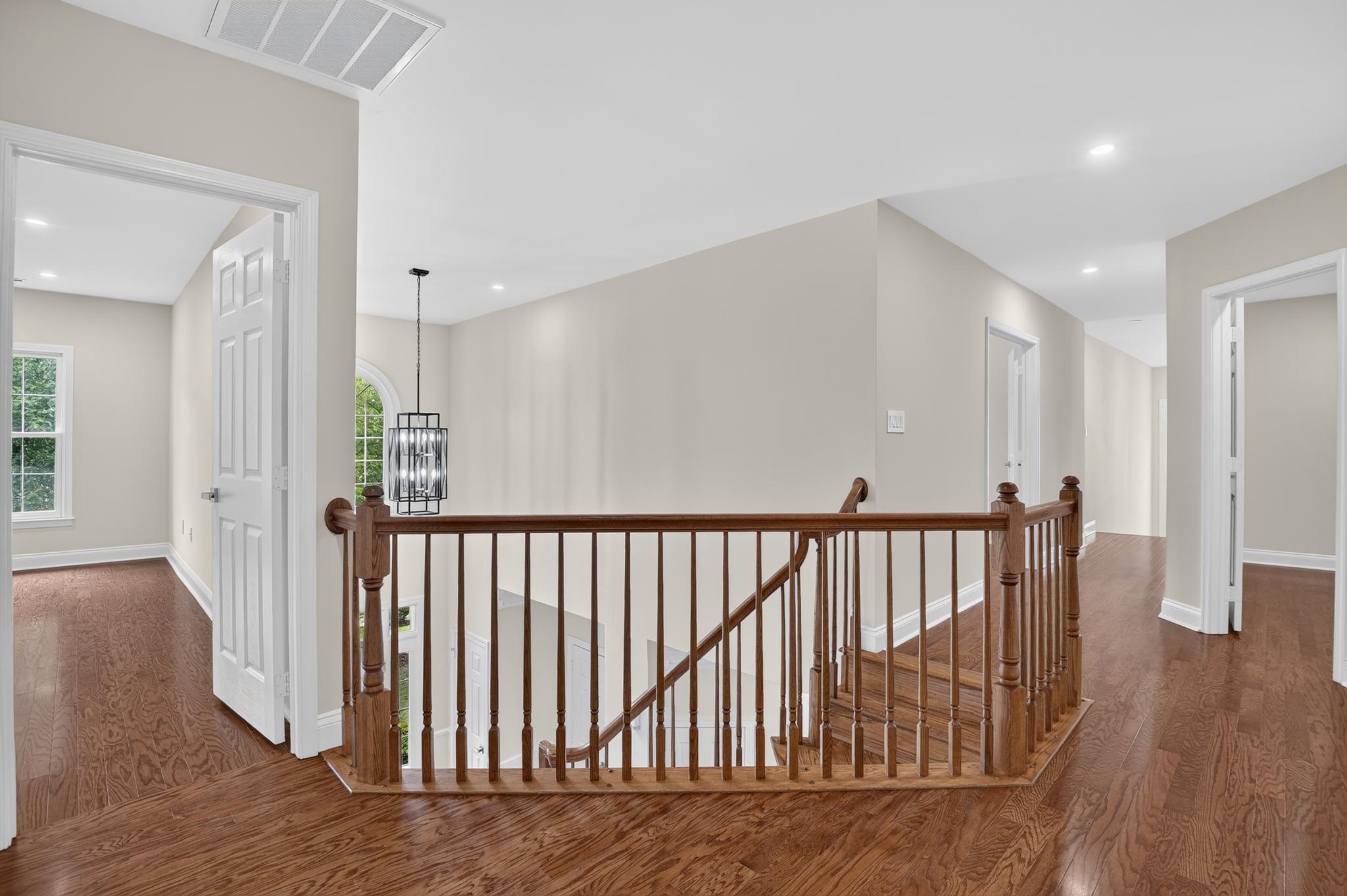  13621 Pine View Lane, Rockville, MD 20850 - 物件實景