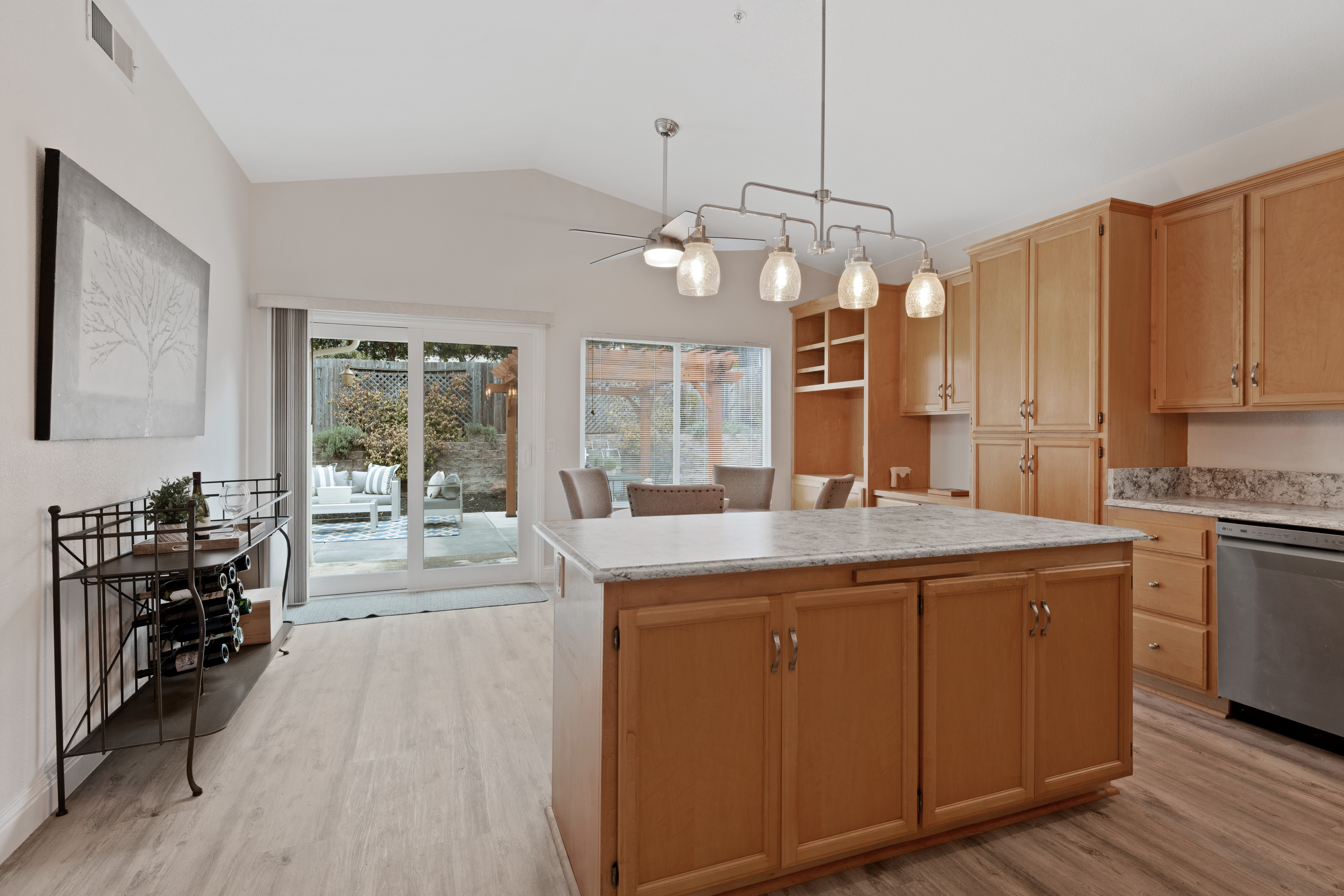  Single Level Healdsburg Gem - 物件實景