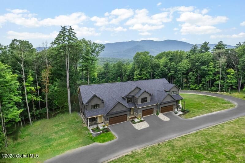 Lake George, New York, 12845, United States, 3 Bedrooms Bedrooms, ,3 BathroomsBathrooms,Residential,For Sale,1903586